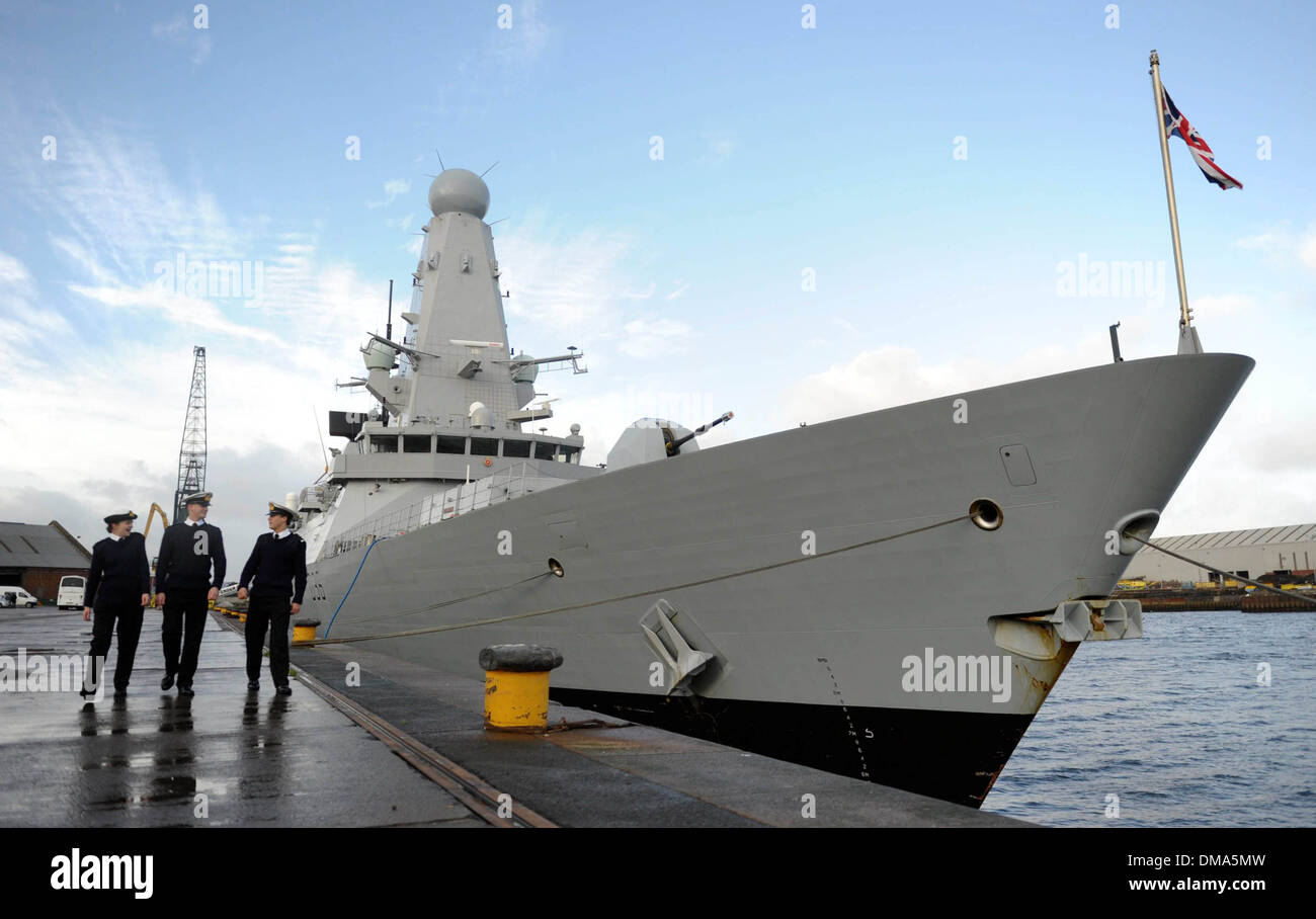 The Glasgow-built HMS Defender returns to its home town of Glasgow for the first time ever. Stock Photo