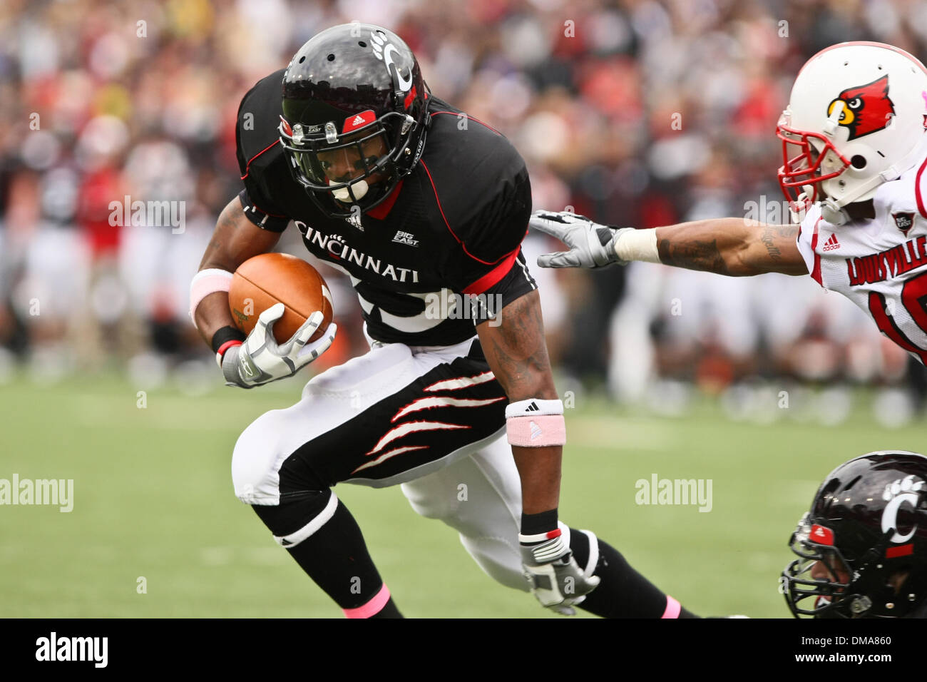 24 October 2009:Cincinnati running back Isaiah Pead #23 in game action during the first half of play of the NCAA game between the Louisville Cardinals and the Cincinnati Bearcats played at Nippert Stadium in Cincinnati, OH  (Credit Image: © Southcreek Global/ZUMApress.com) Stock Photo
