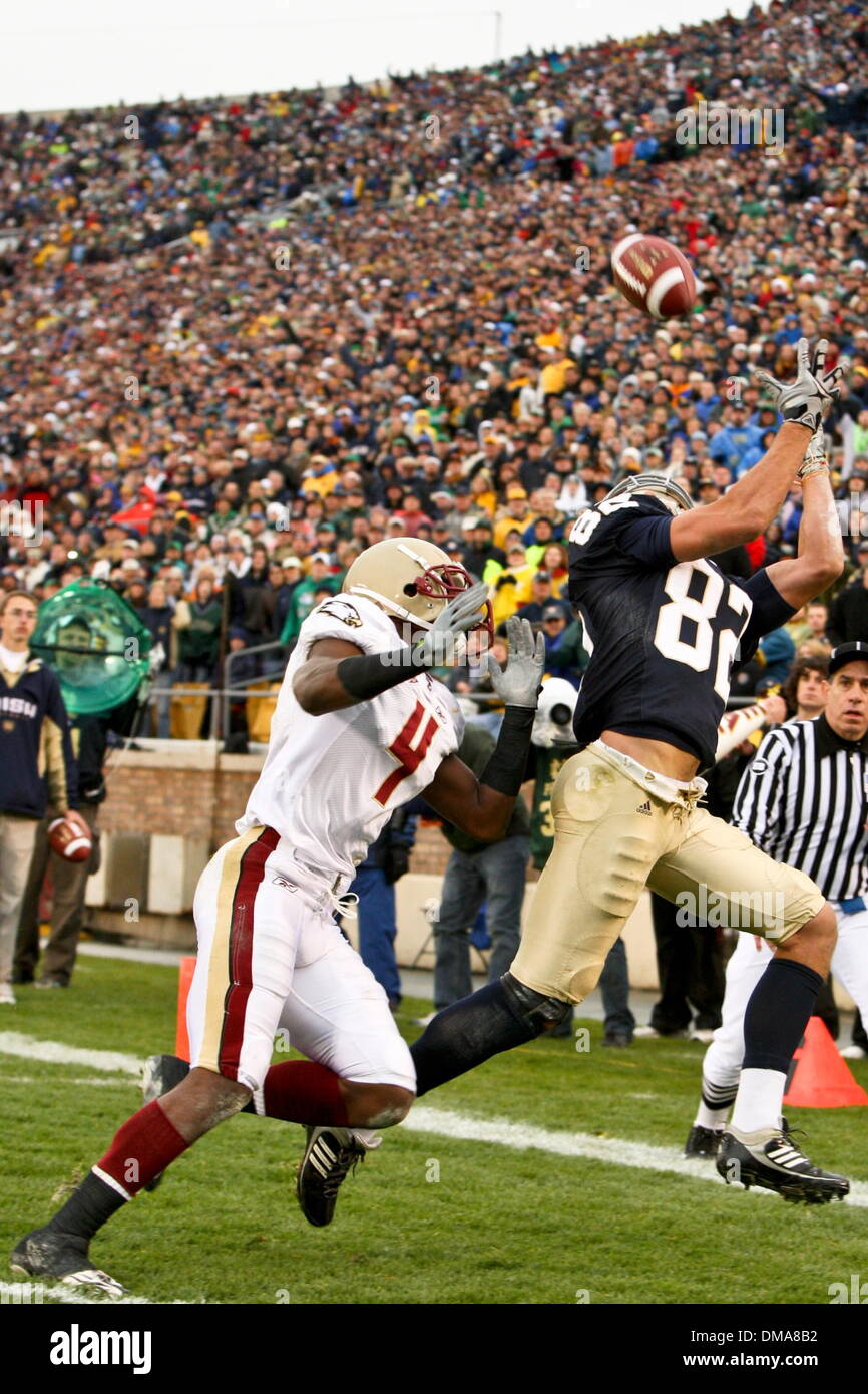 24 October 2009: Notre Dame wide receiver Robby Parris (82) during game action.  Boston College of the Atlantic Coast Conference, at Notre Dame, Independent, at Notre Dame Stadium in South Bend, Indiana.  Notre Dame won the game 20-16..Mandatory Credit: Scott W. Grau / Southcreek Global  (Credit Image: © Southcreek Global/ZUMApress.com) Stock Photo