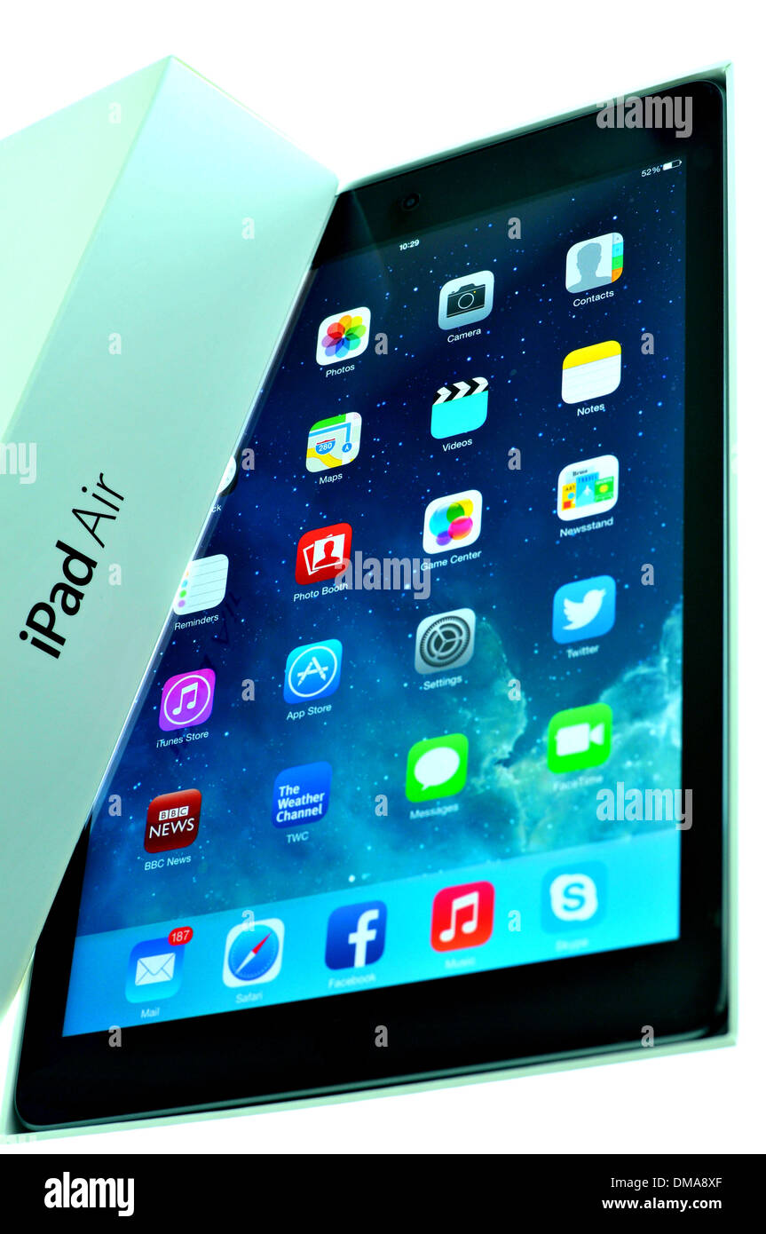 Ipad mini tablet apple store hi-res stock photography and images - Page 4 -  Alamy