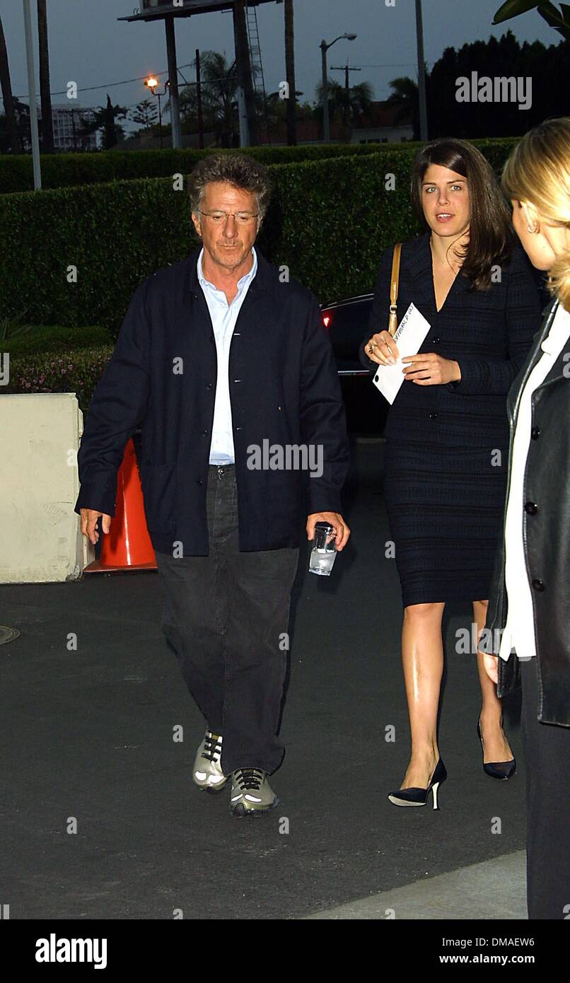 Apr. 7, 2002 Hollywood, CALIFORNIA, USA DUSTIN HOFFMAN AND DAUGHTER JENNY BYRNE..CHANGING