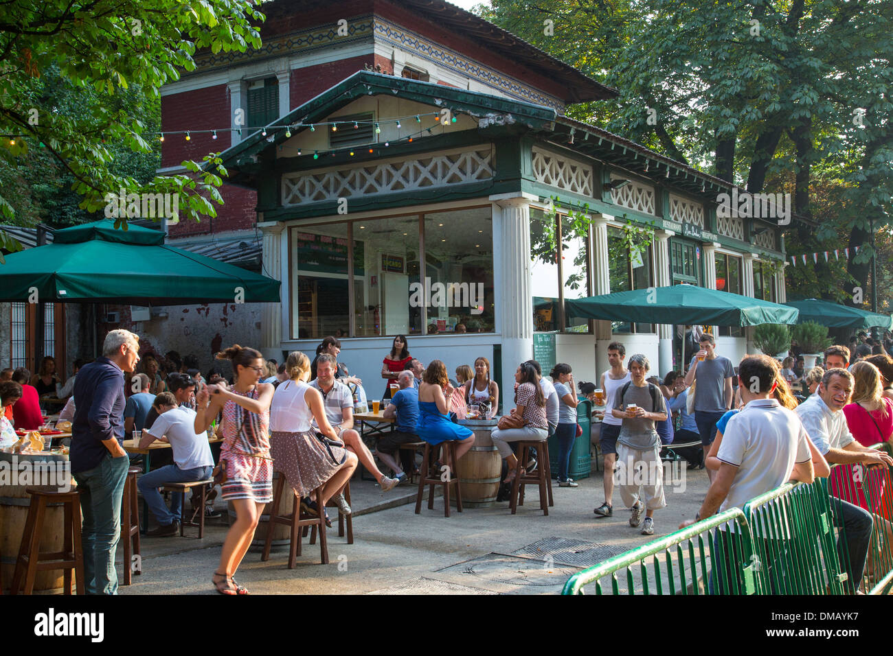 OPEN-AIR RESTAURANT ROSA BONHEUR, TERRACE OF THE CAFE RESTAURANT, BUTTES  CHAUMONT PARK CREATED IN 1867 FOR THE WORLD EXPO, PARIS (75), FRANCE Stock  Photo - Alamy