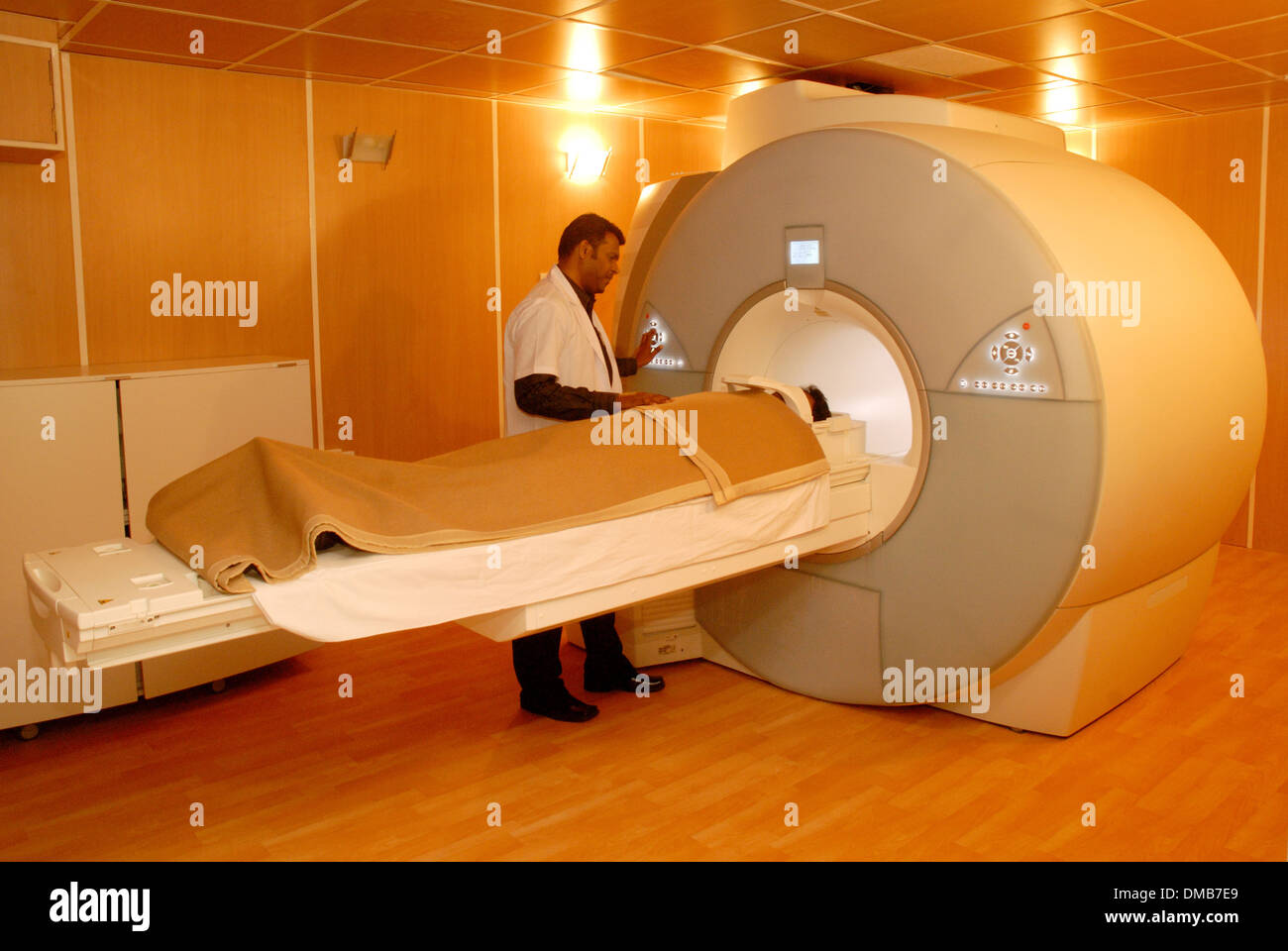 Multiple sclerosis mri hires stock photography and images Alamy