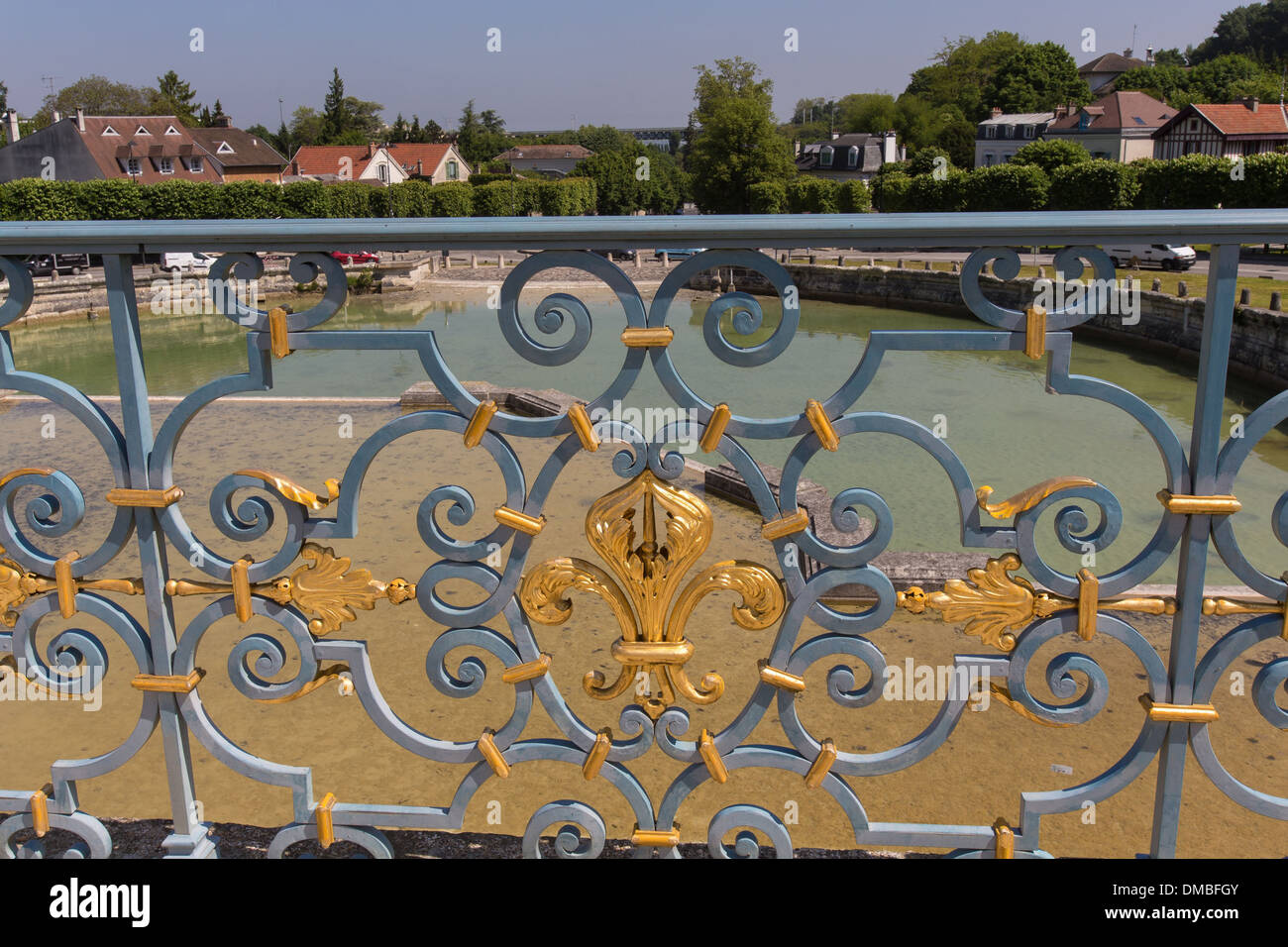 FLEUR DE LYS ON THE BALUSTRADE OF THE DRINKING TROUGH OF MARLY, WORK BY JULES HARDOUIN-MANSART, NATIONAL ESTATE OF MARLY-LE-ROI, ROYAL PARK SERVING AS VACATION SPOT FOR LOUIS XIV, MARLY-LE-ROI, YVELINES (78), FRANCE Stock Photo
