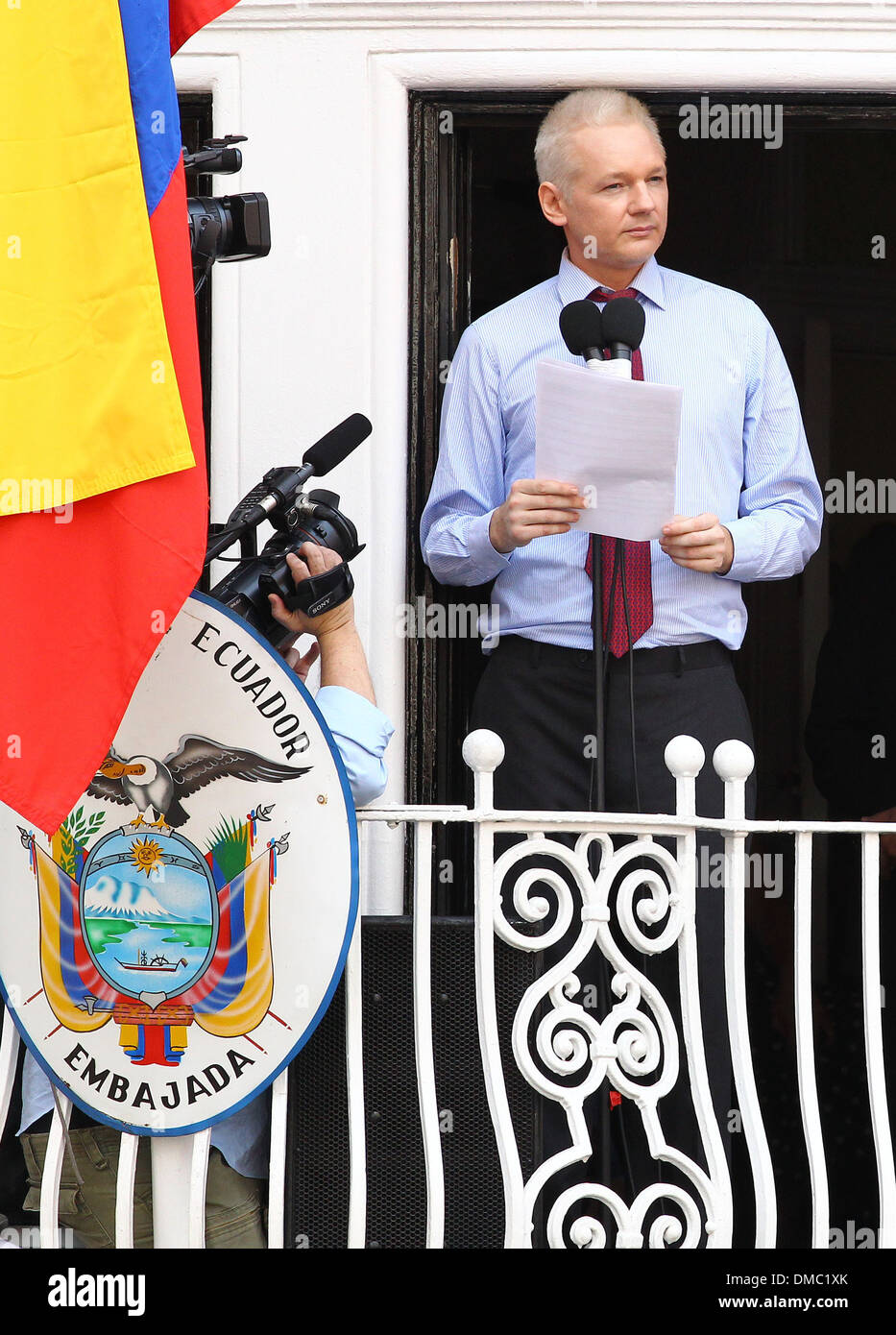 Julian Assange makes a statement from balcony of Ecuadorian Embassy in