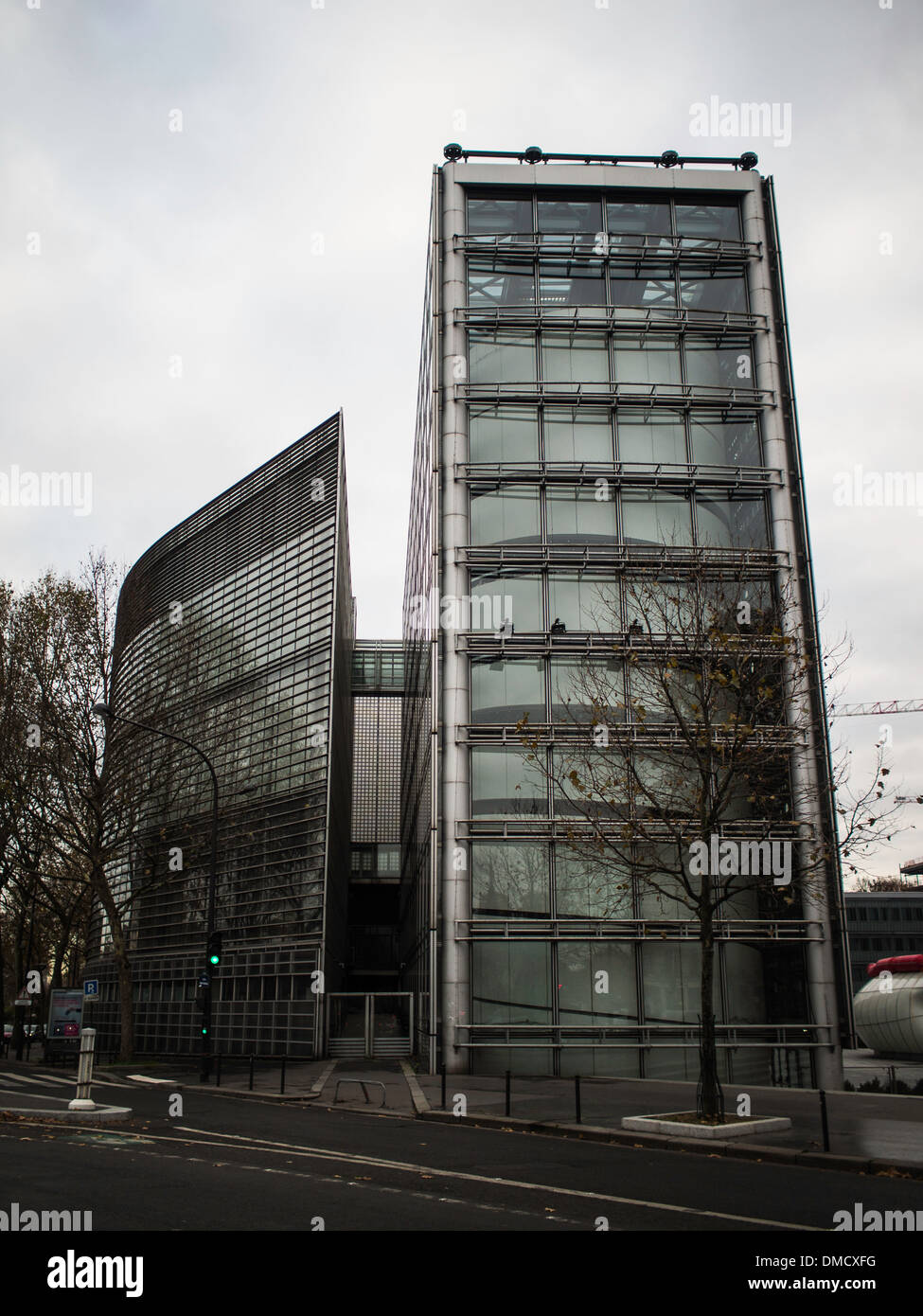 Institut du Monde Arabe building by Jean Nouvel Stock Photo 64208468