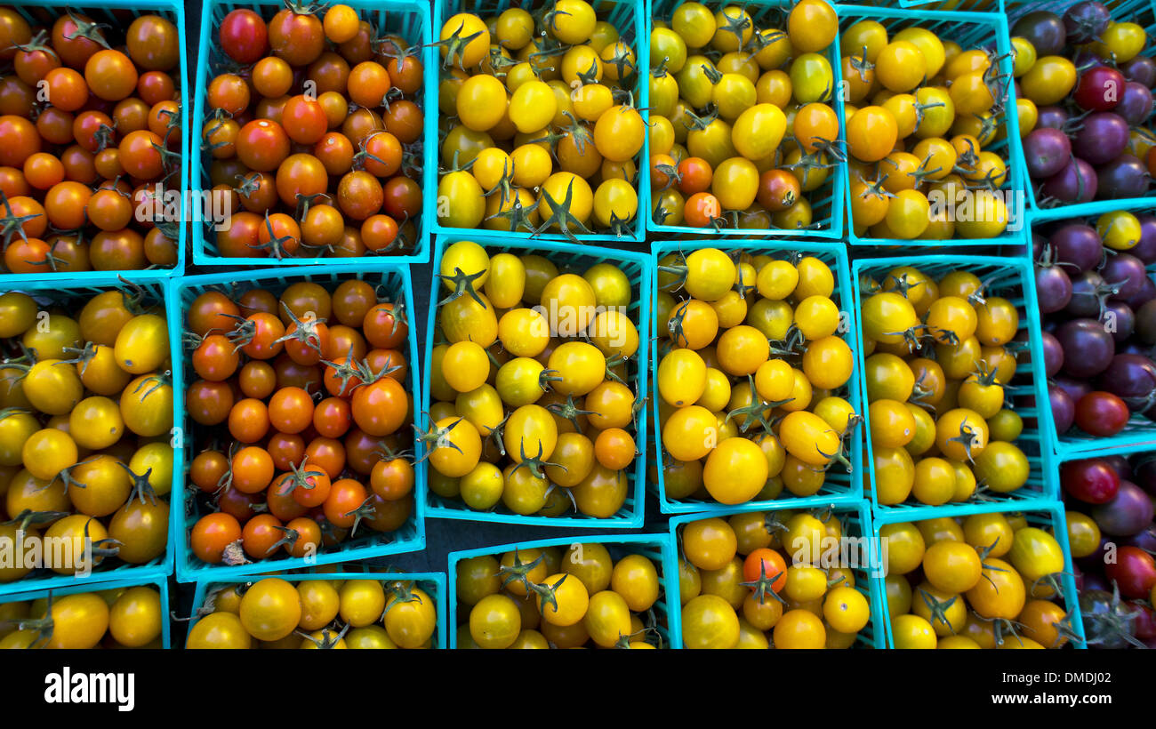 Farmers Market Produce: Cherry Tomatoes Stock Photo - Alamy
