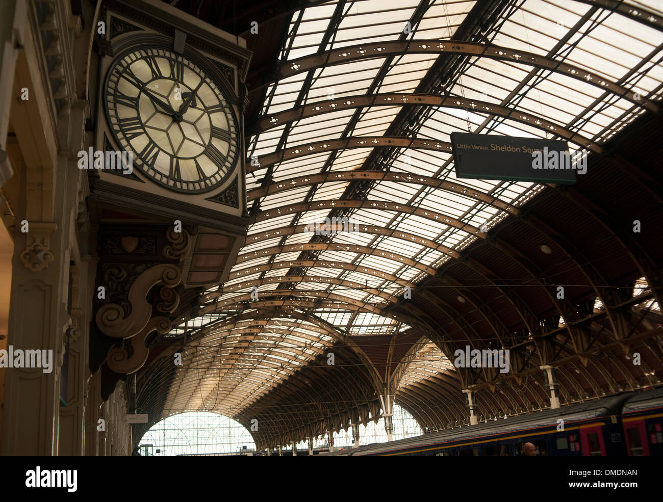 Paddington station clock hires stock photography and images Alamy