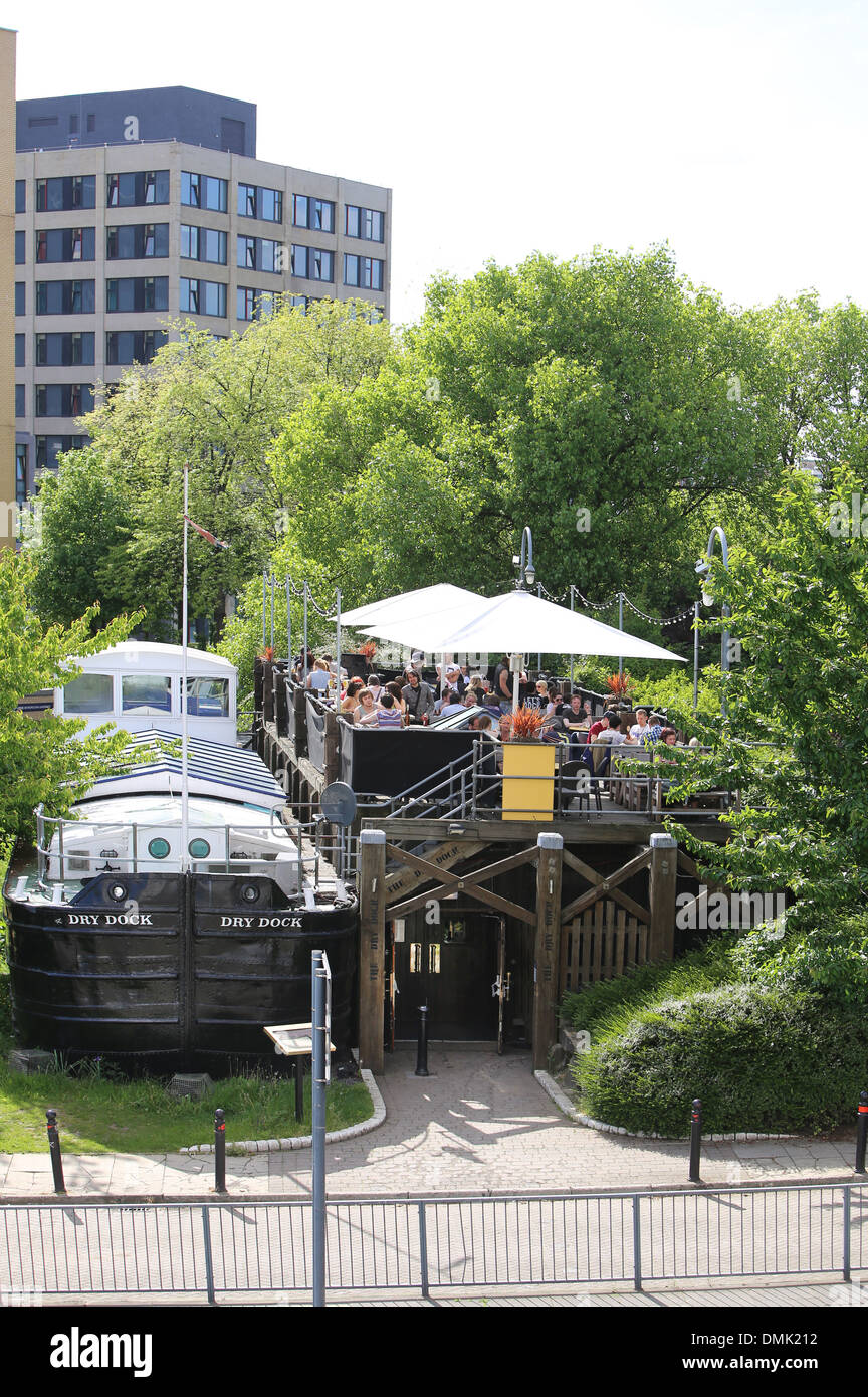 The Dry Dock Pub, in Woodhouse Lane, Leeds Stock Photo Alamy