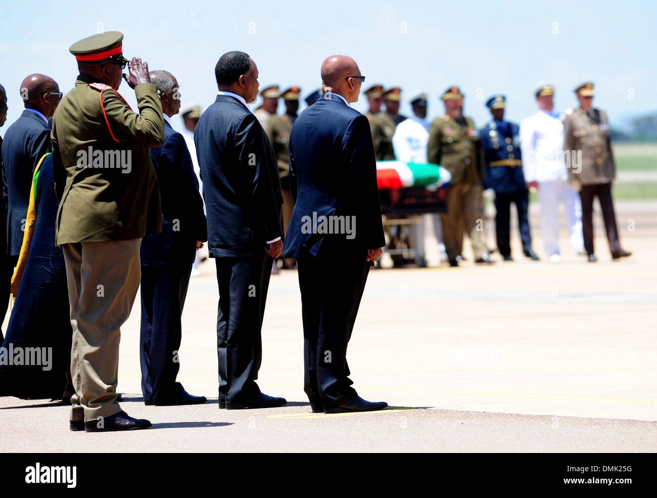 pretoria-south-africa-president-jacob-zuma-watches-as-sandf-officials