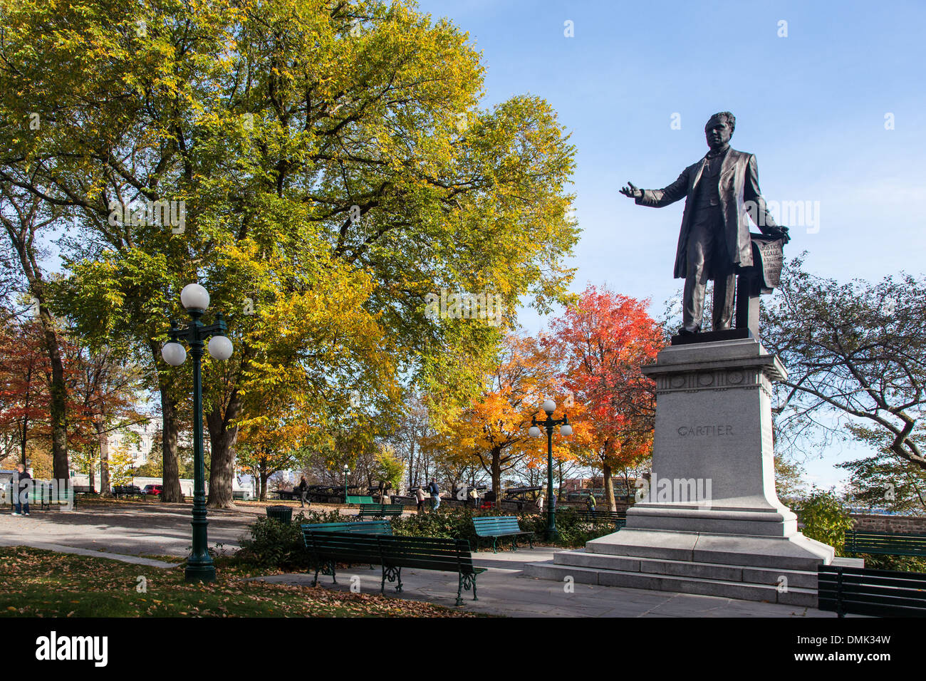 STATUE OF JACQUES CARTIER, FRENCH NAVIGATOR AND EXPLORER WHO DISCOVERED THE SAINT LAWRENCE RIVER IN THE 16TH CENTURY, MONTMORENCY PARK, CITY OF QUEBEC, OLD QUEBEC, INDIAN SUMMER, AUTUMN COLORS, QUEBEC, CANADA Stock Photo