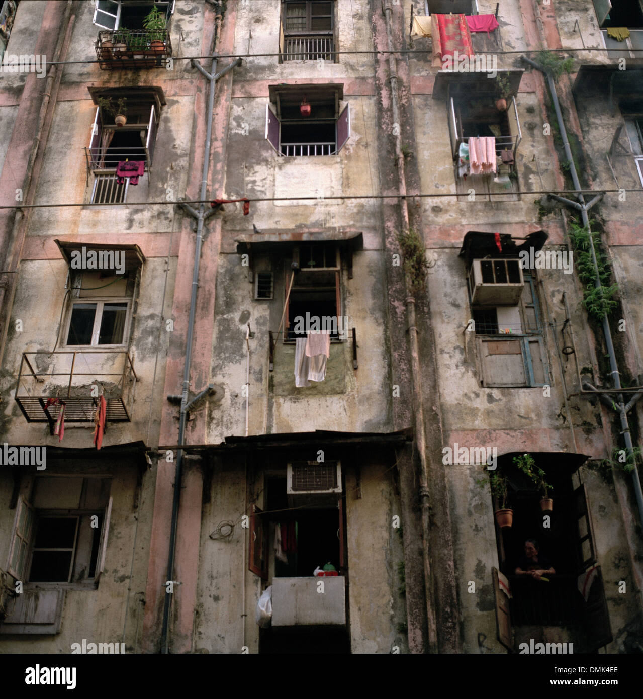Slum housing in Mumbai Bombay in Maharashtra in India in South Asia. House Building Poverty Poor Lifestyle Ghetto Indian Urban City Slums Travel Stock Photo