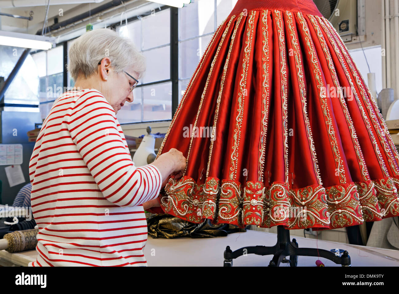 Pearl costume hi-res stock photography and images - Alamy