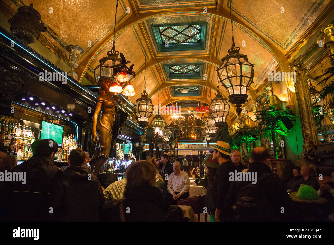 ART DECO INTERIOR OF THE CAFE EN SEINE, DAWSON STREET, DUBLIN Stock