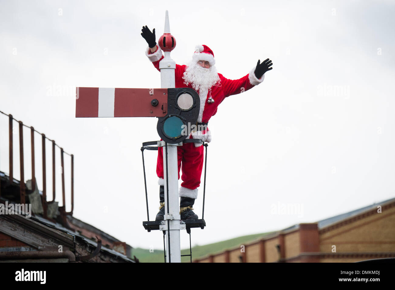 Santa special steam trains hi-res stock photography and images - Alamy