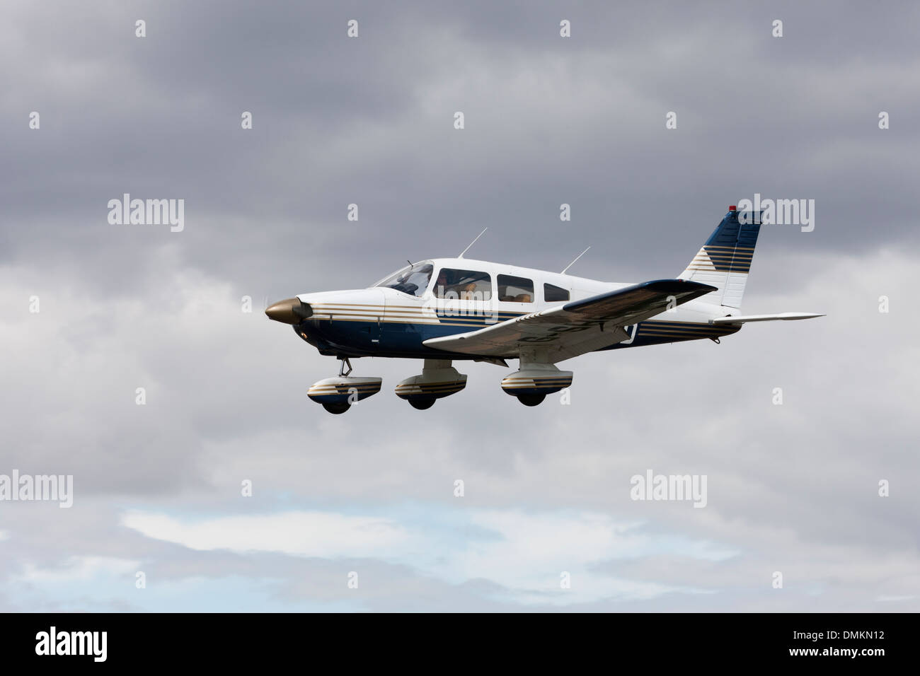 Piper PA-28-181 Cherokee Archer G-SHED on final approach to land at ...