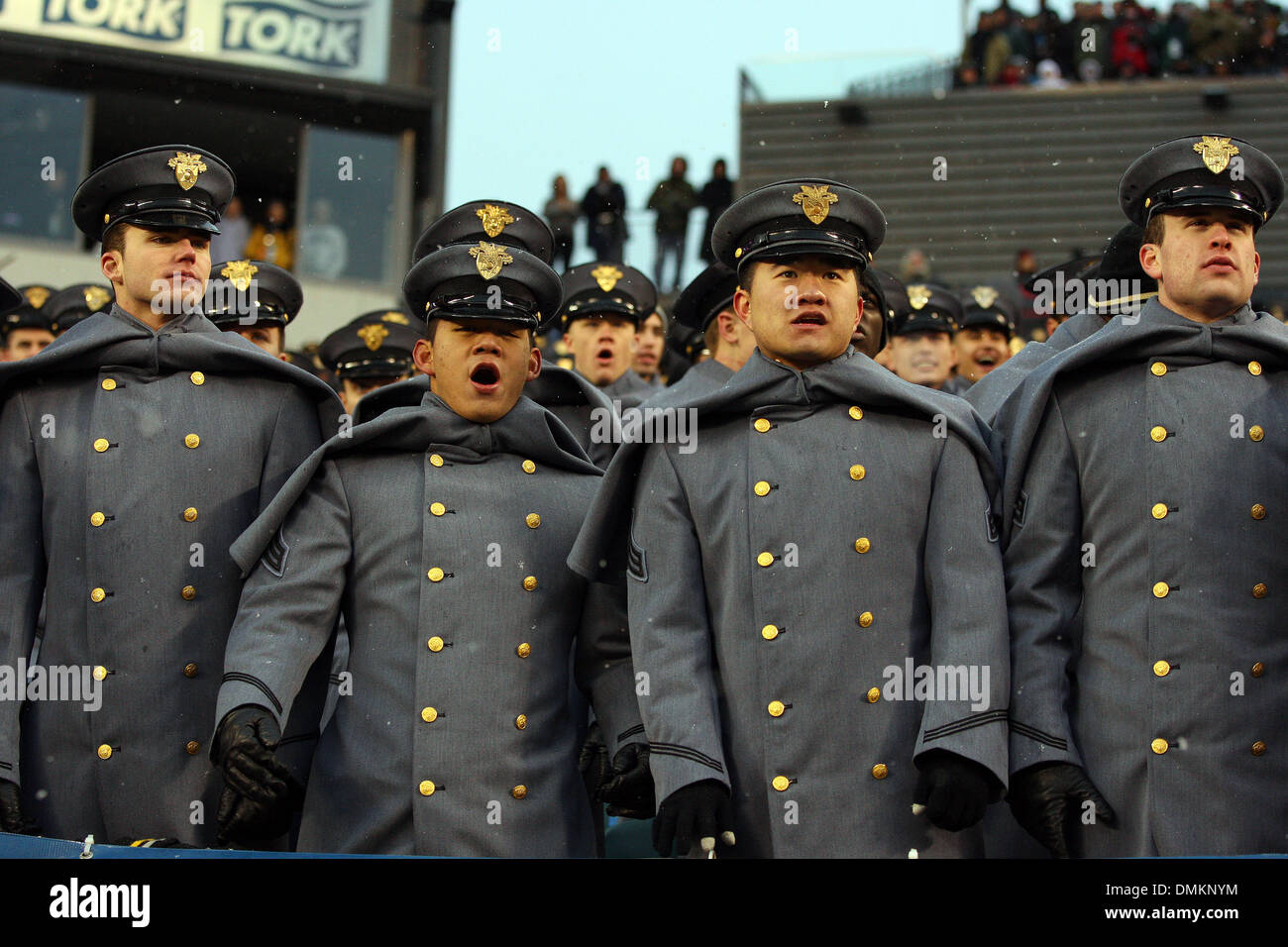 Army cadets cheer team hi-res stock photography and images - Alamy