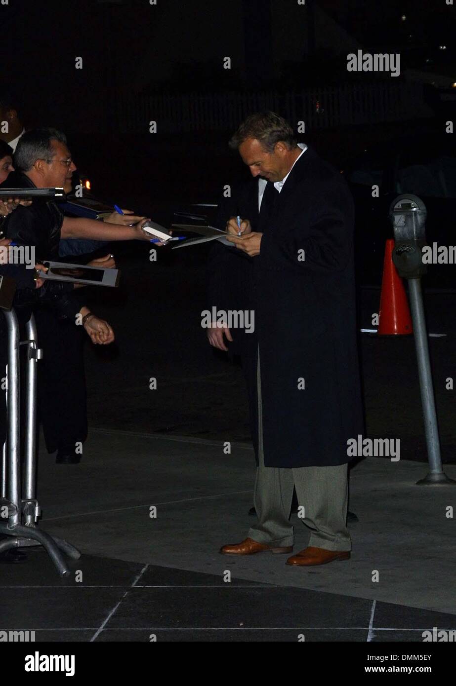 Feb. 18, 2002 - Los Angeles, CALIFORNIA, USA - KEVIN COSTNER SIGNS