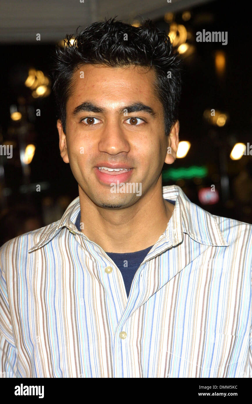 Mar. 4, 2002 - Los Angeles, CALIFORNIA, USA - KAL PENN..THE TIME MACHINE.PREMIERE, MANN VILLAGE THEATER, WESTWOOD, CA.MARCH 4, 2002. NINA PROMMER/   2002 .K24261NP.(Credit Image: © Globe Photos/ZUMAPRESS.com) Stock Photo