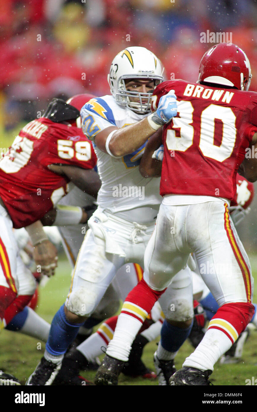 Jacob Hester of the San Diego Chargers celebrates after blocking a News  Photo - Getty Images