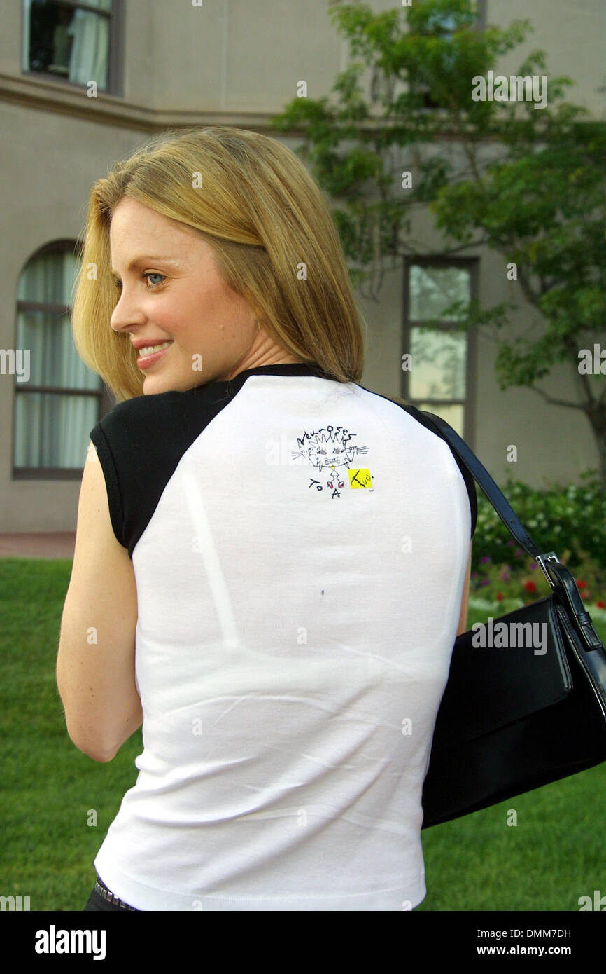 July 24 2002 Pasadena CALIFORNIA USA KRISTIN BAUER WEARING A T 