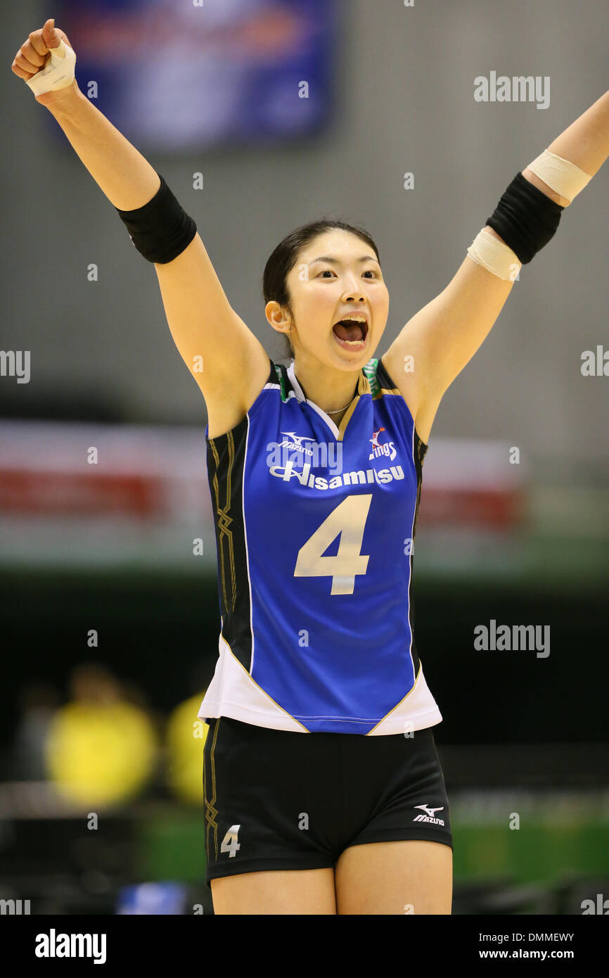 Nana Iwasaka (Springs), DECEMBER 13, 2013 Volleyball 2013 Emperor's