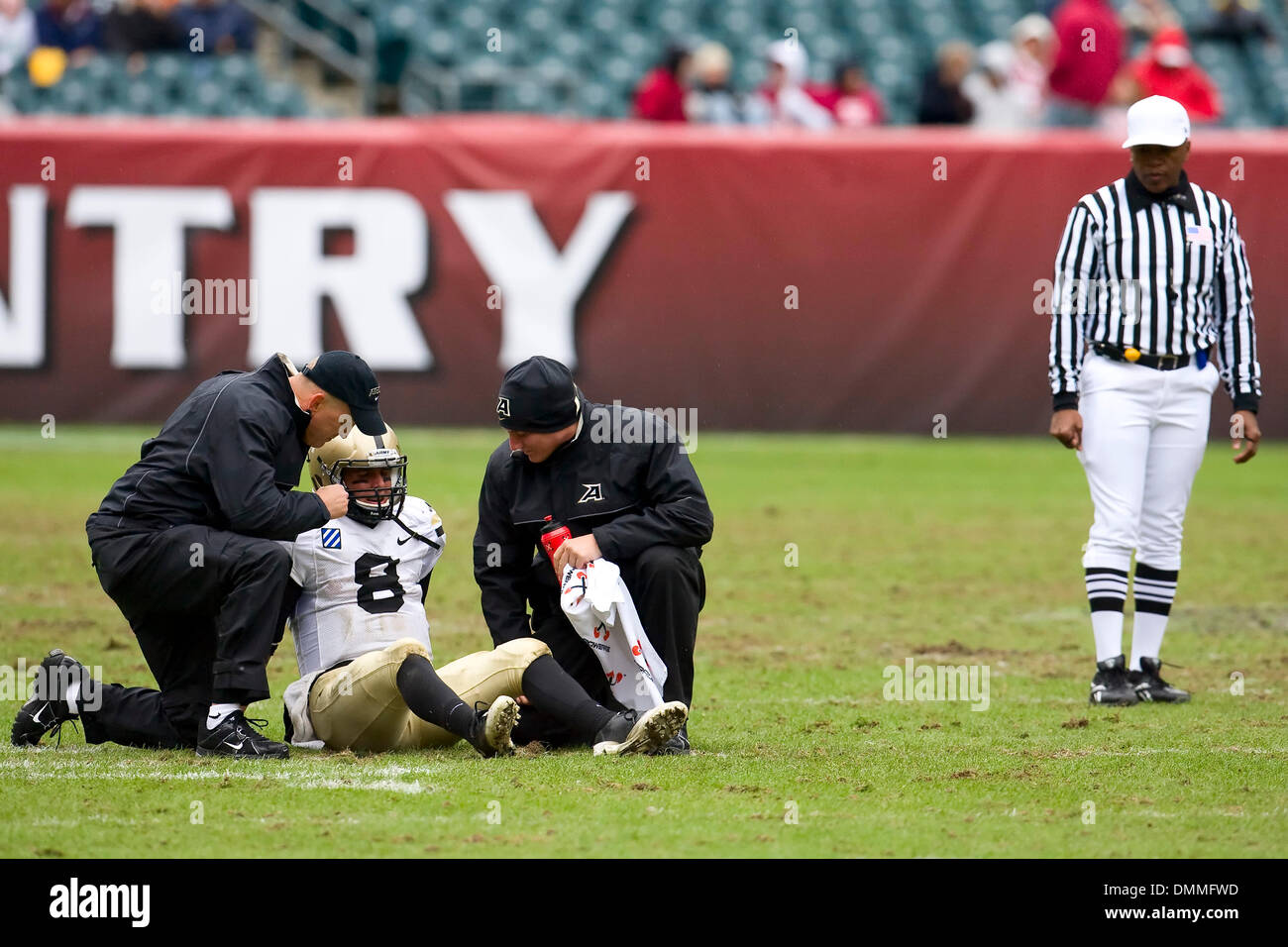 17 October 2009 Army Black Knights quarterback Trent Steelman (8) gets
