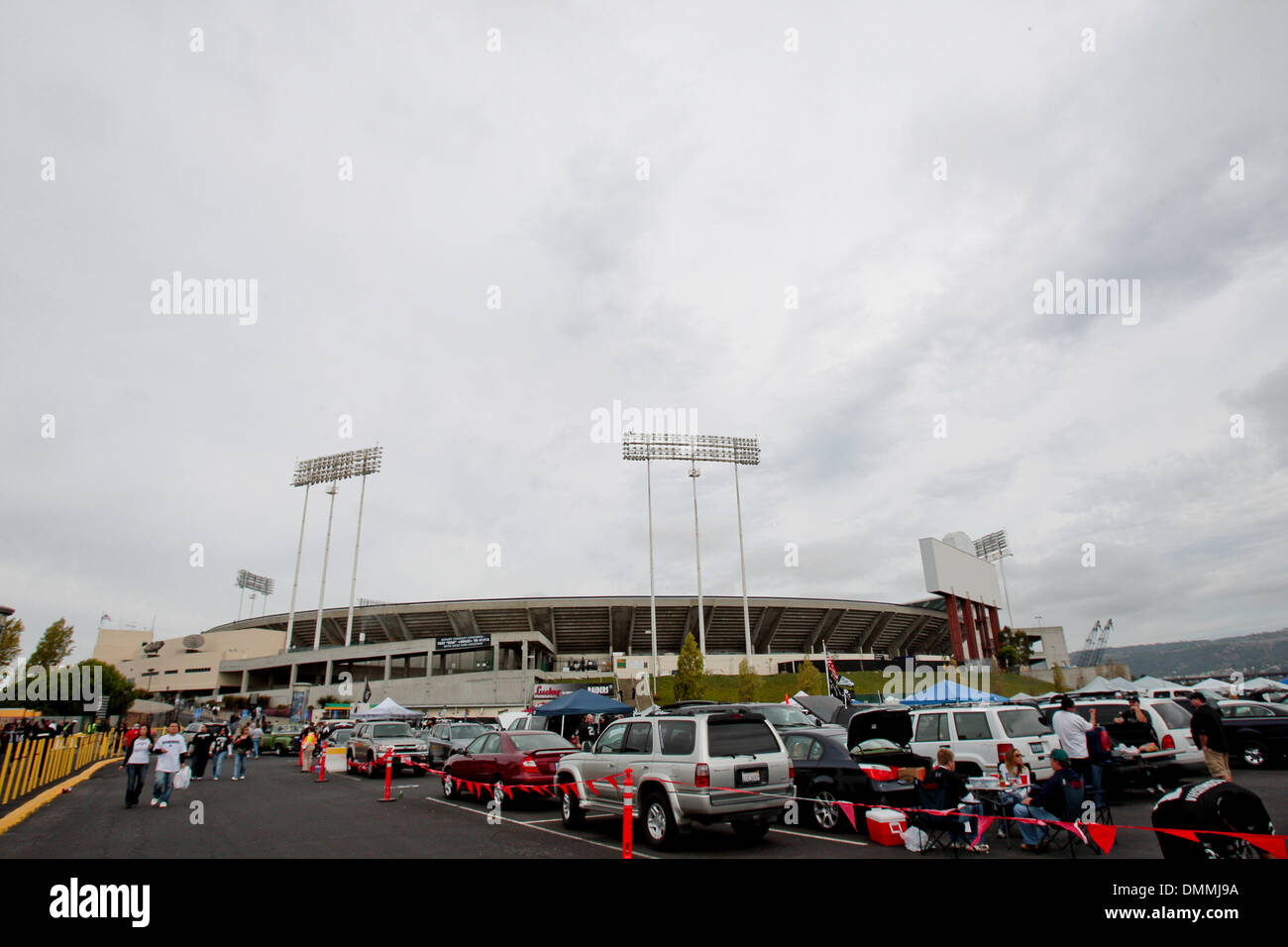 New York Jets fans tailgate during the first half of an NFL football game,  Sunday, Nov. 20, 2022, in Foxborough, Mass. (AP Photo/Michael Dwyer Stock  Photo - Alamy