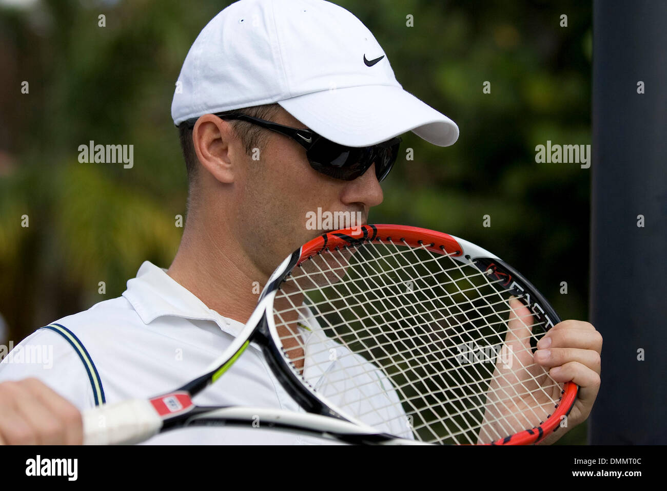 Nov 06, 2009 - Delray Beach, Florida, United States - JEFFREY DONOVAN kisses his racquet at the Boca Raton Resort & Club, during the pro-am hosted by Chris Evert during the 2009 Chris Evert/Raymond James Pro-Celebrity Tennis Classic.   (Credit Image: © Susan Mullane/ZUMA Press) Stock Photo