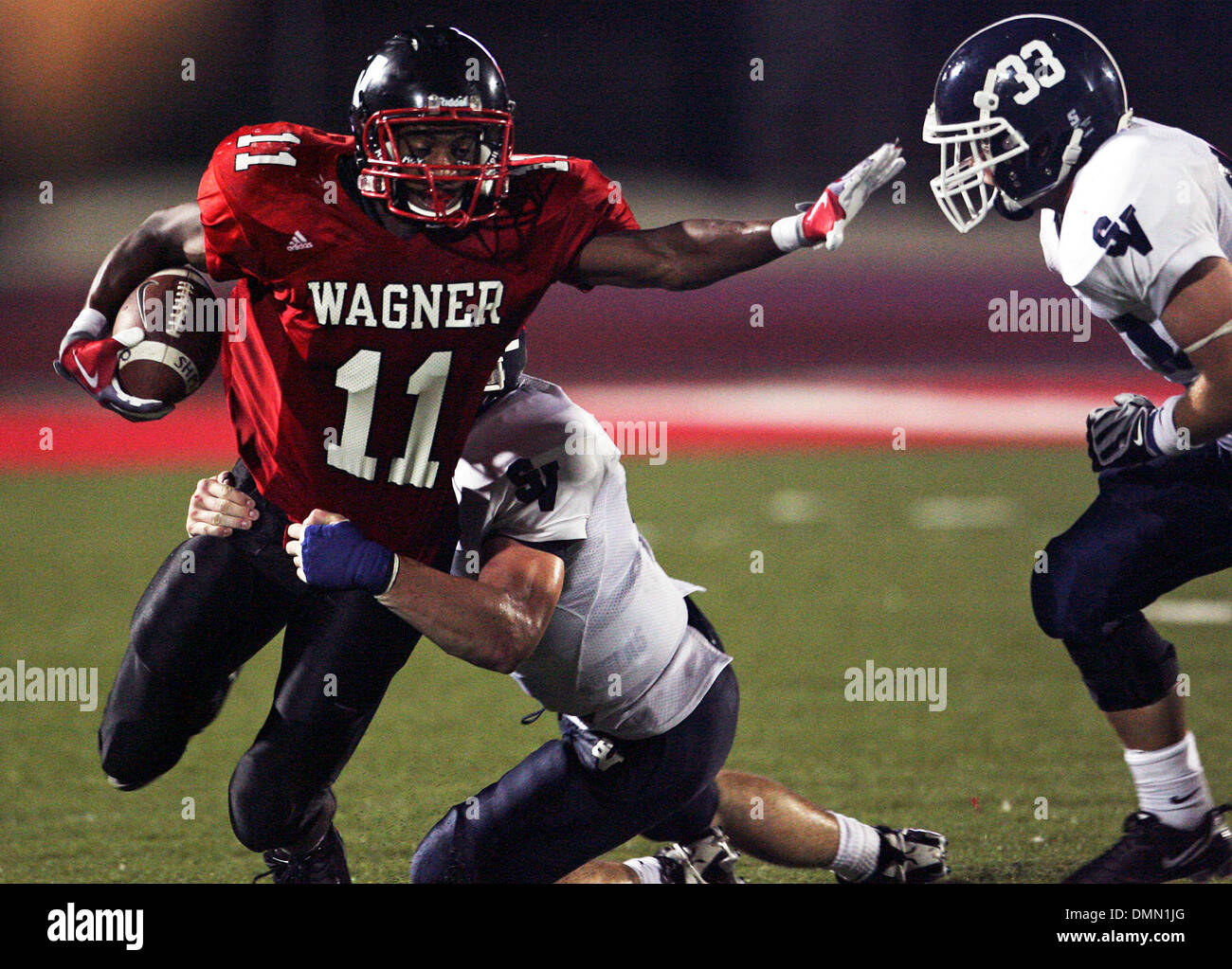 SPORTS David Glasco tries the right side. Wagner plays Smithson Valley at  Rutledge Stadium in Converse Friday, August 28, 2009. Tom Reel/Staff  (Credit Image: © San Antonio Express-News/ZUMA Press Stock Photo -