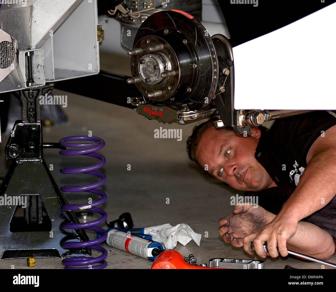 Sep 06, 2009 - Hampton, Georgia, USA - BOB CARROLL works on the rear