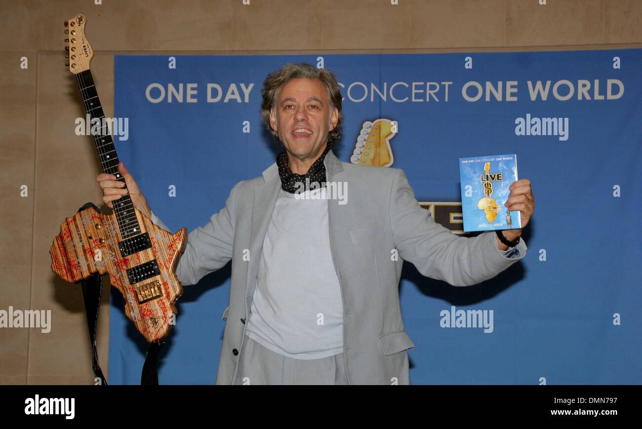 Sir Bob Geldof presents the "Live 8 DVD Stock Photo - Alamy