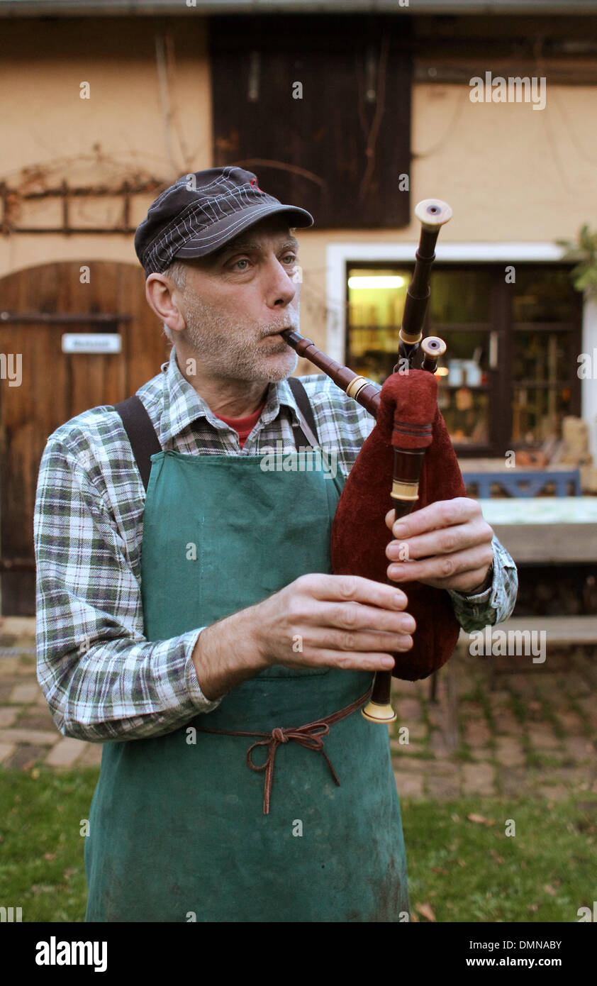 Woodwind instruments hires stock photography and images Alamy