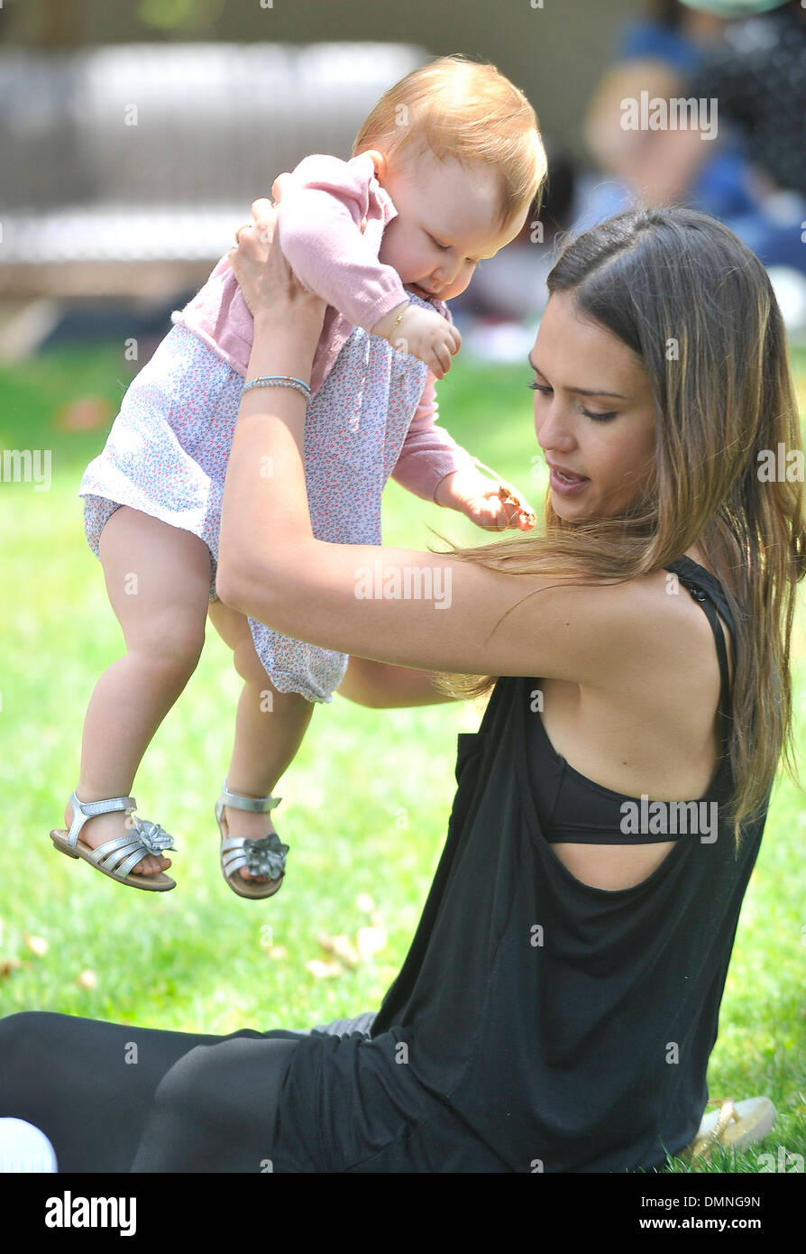 Jessica Alba and daughter Haven Warren enjoying a family day at park Los  Angeles California - 04.08.12 Stock Photo - Alamy