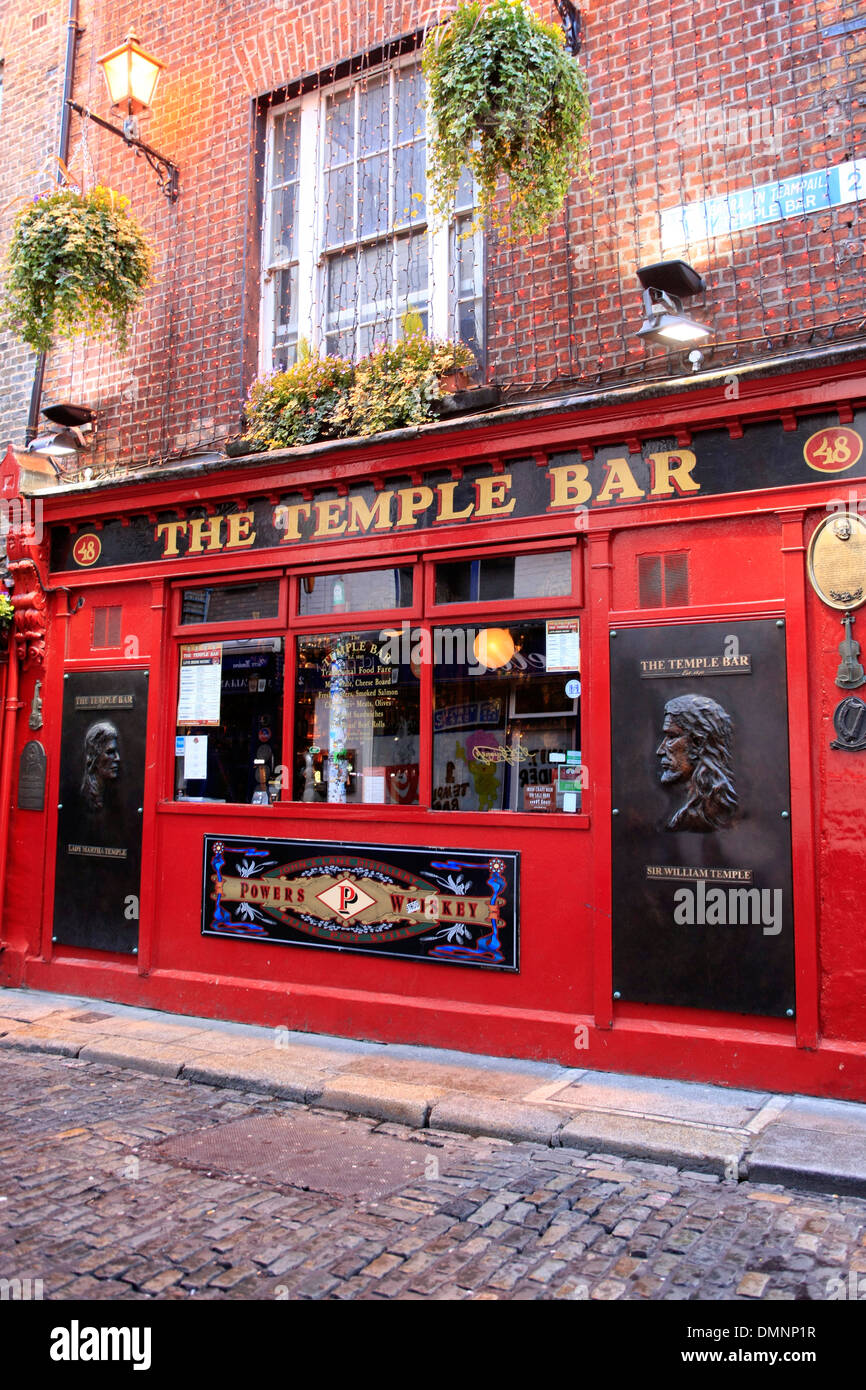 The Temple Bar Pub in Temple Bar Street Dublin City Ireland Stock Photo