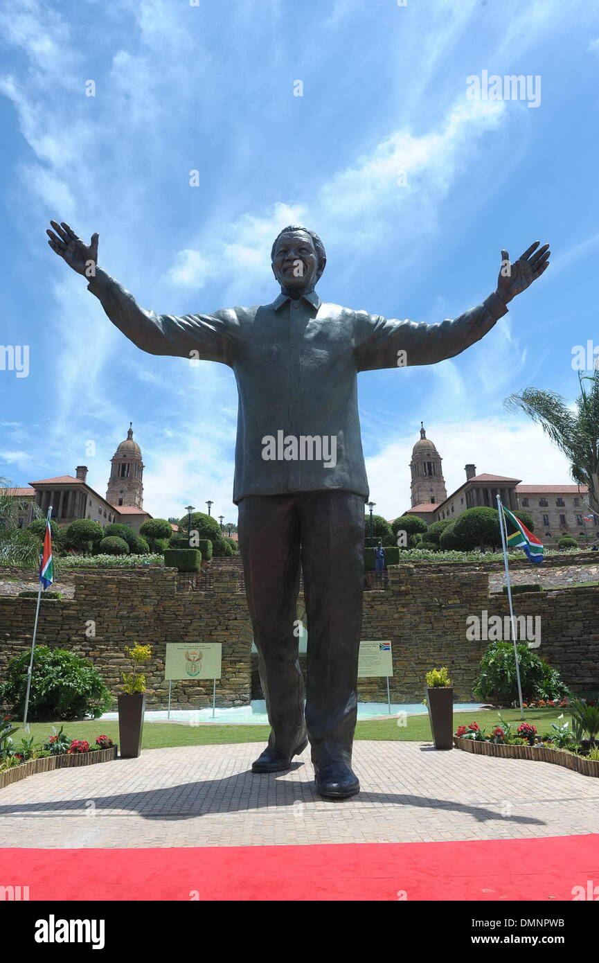 Pretoria, South Africa. 16th Dec, 2013. The statue of Nelson Mandela is