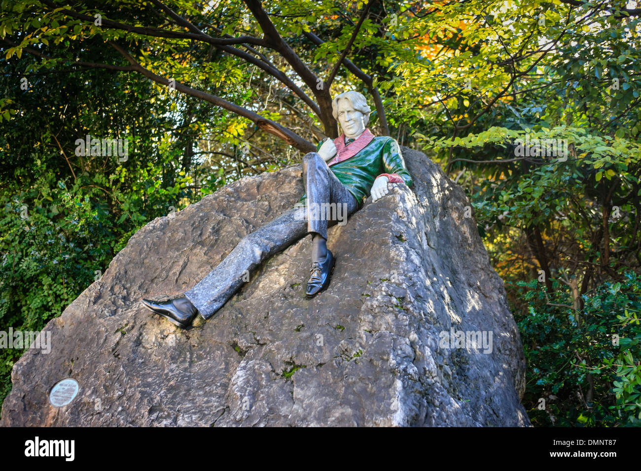 Memorial to Oscar Wilde in Merrion Square Park Dublin Stock Photo Alamy