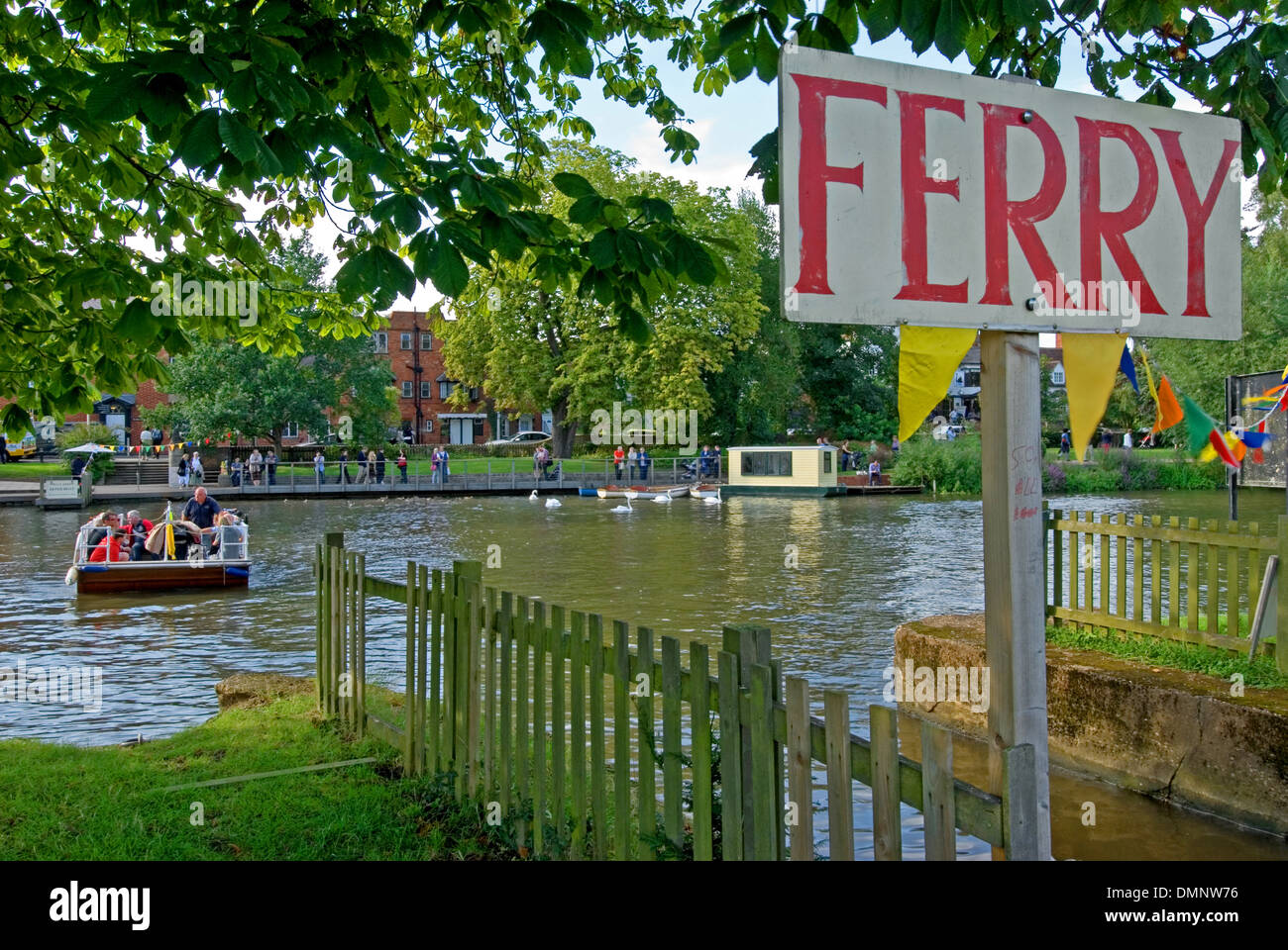 The chain ferry across the River Avon in Stratford upon Avon is still