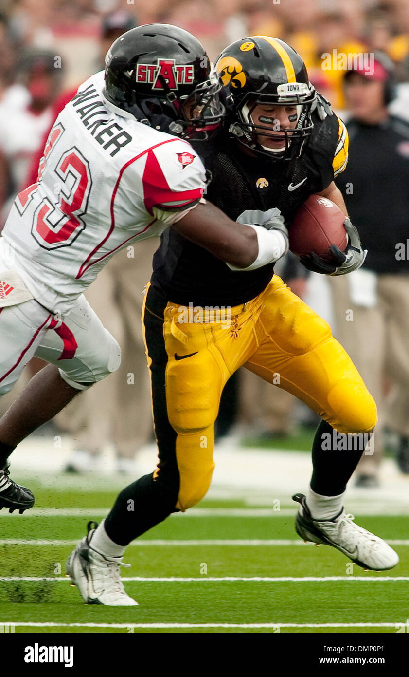 Oct. 04, 2009 - Iowa City, Iowa, U.S - 03 October 2009: Iowa's Brandon ...