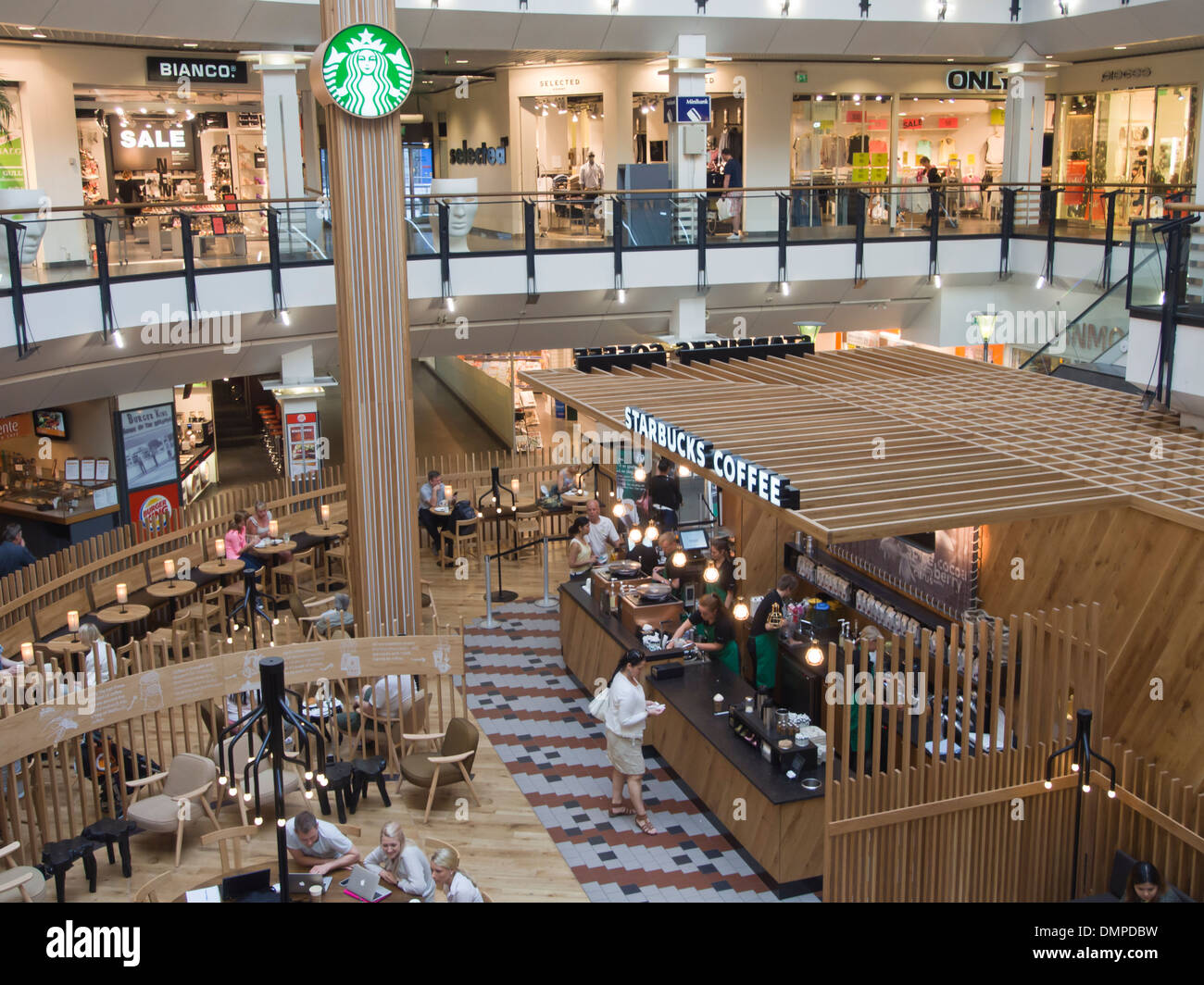 Oslo Shopping Center Resolution Photography and Images - Alamy