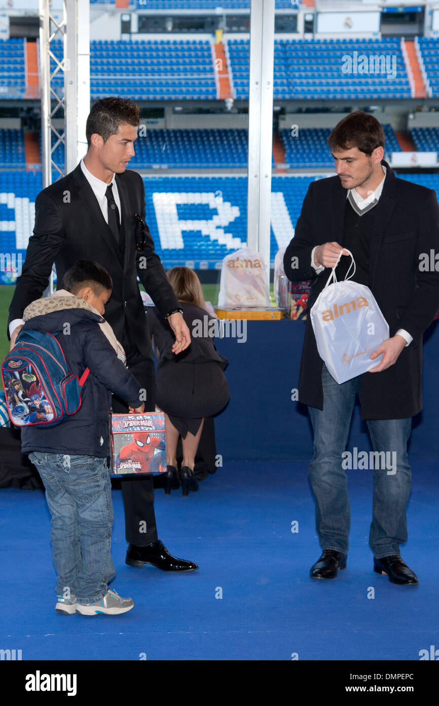 Madrid, Spain. 16th Dec, 2013. Football Players of Real Madrid Iker Casillas and Cristiano Ronaldo with the most disadvantaged children in the campaign ''At Christmas, no child without a gift.Photo: Oscar Gonzalez/NurPhoto Credit:  Oscar Gonzalez/NurPhoto/ZUMAPRESS.com/Alamy Live News Stock Photo
