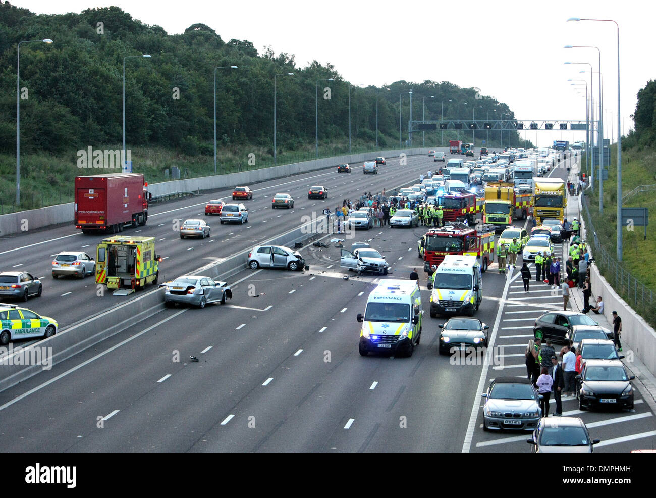 Major Accident Shuts Down Part Of The M25 M40 Junction! Details Inside. - aw2w791
