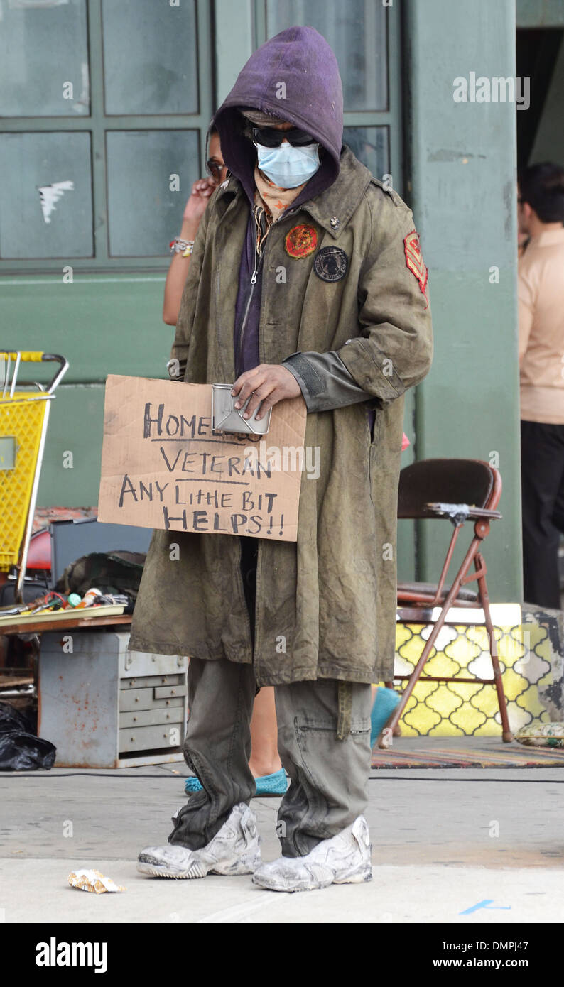 Jeffrey Wright dressed as a homeless veteren on filmset of 'The ...