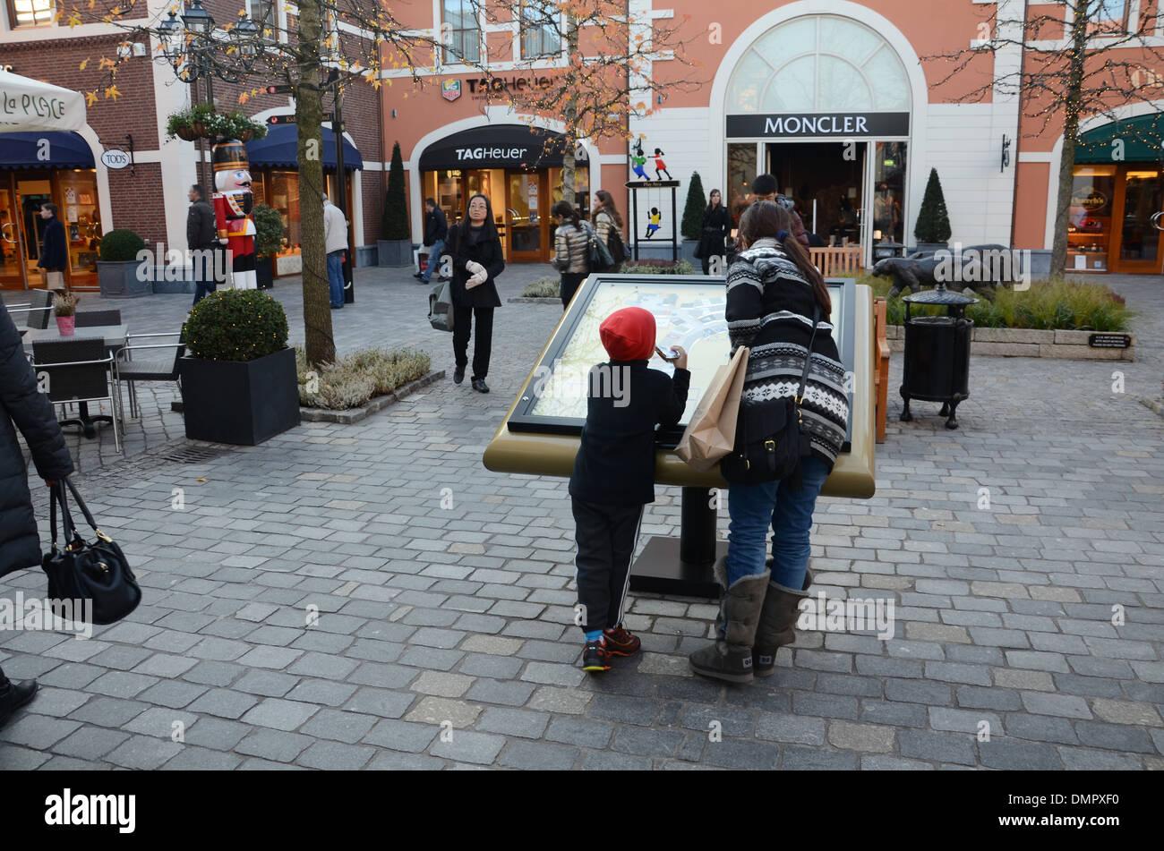 Moncler cheap designer outlet