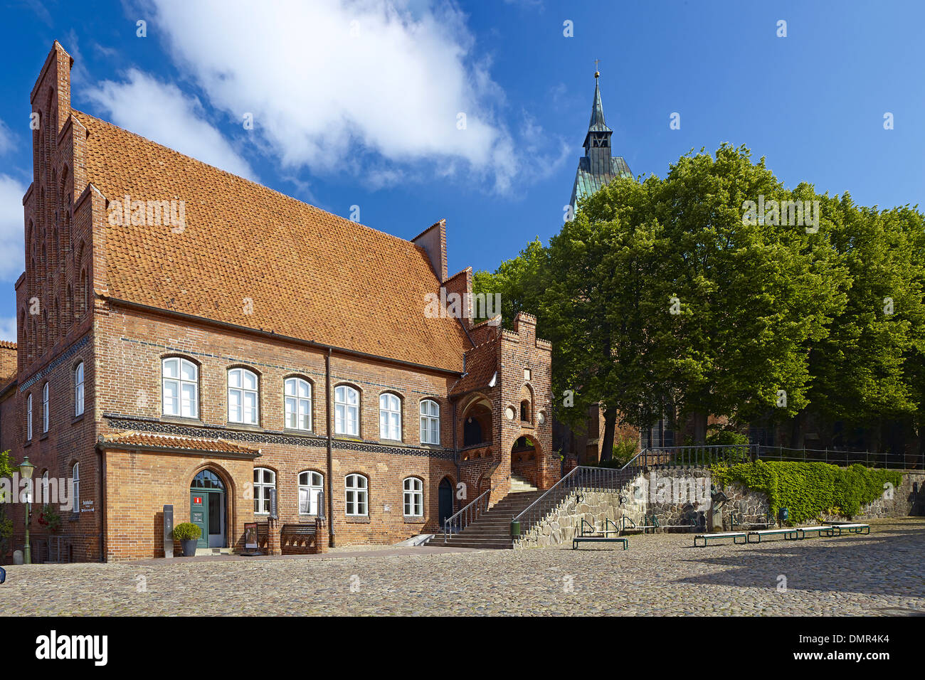City Hall and Church of St. Nicholas at marketplace in Mölln, Herzogtum Lauenburg, Schleswig-Holstein, Germany Stock Photo