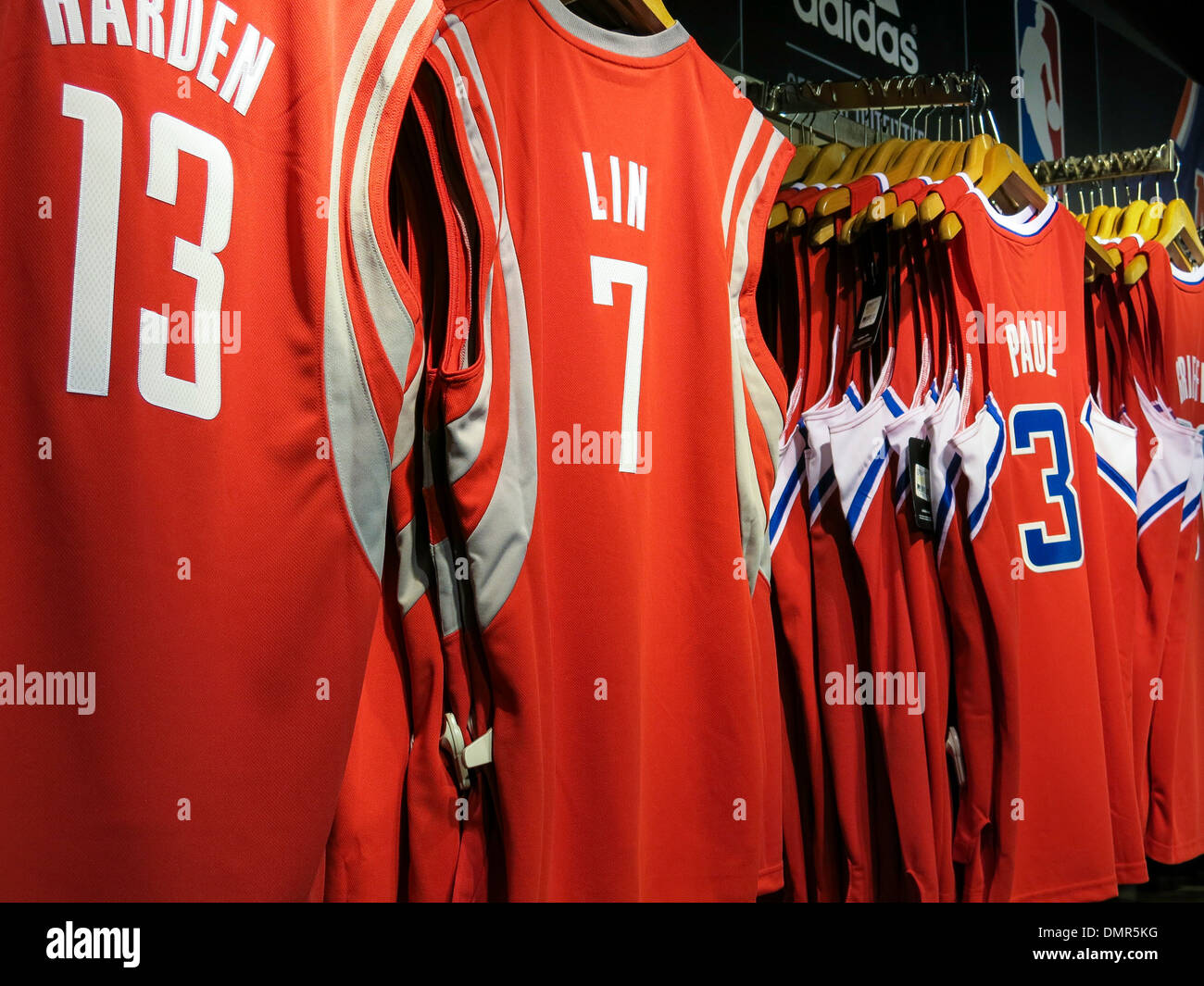 Nba store 5th avenue manhattan hi-res stock photography and images