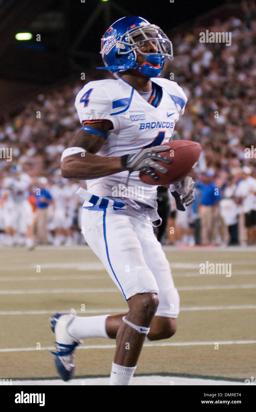 Boise State wide receiver Titus Young #4 finds the end zone in the