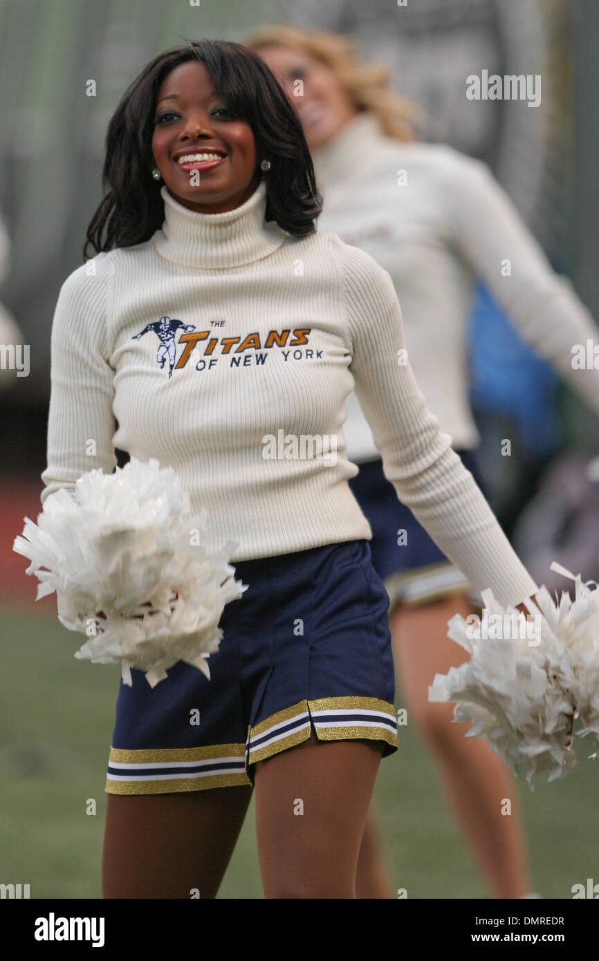 October 20, 2013: New York Jets flight crew cheerleader during the second  half of a week 7 AFC East matchup between the New England Patriots and the  N Stock Photo - Alamy