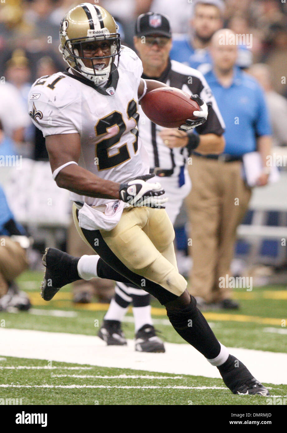 Saints running back Mike Bell (21). The New Orleans Saints