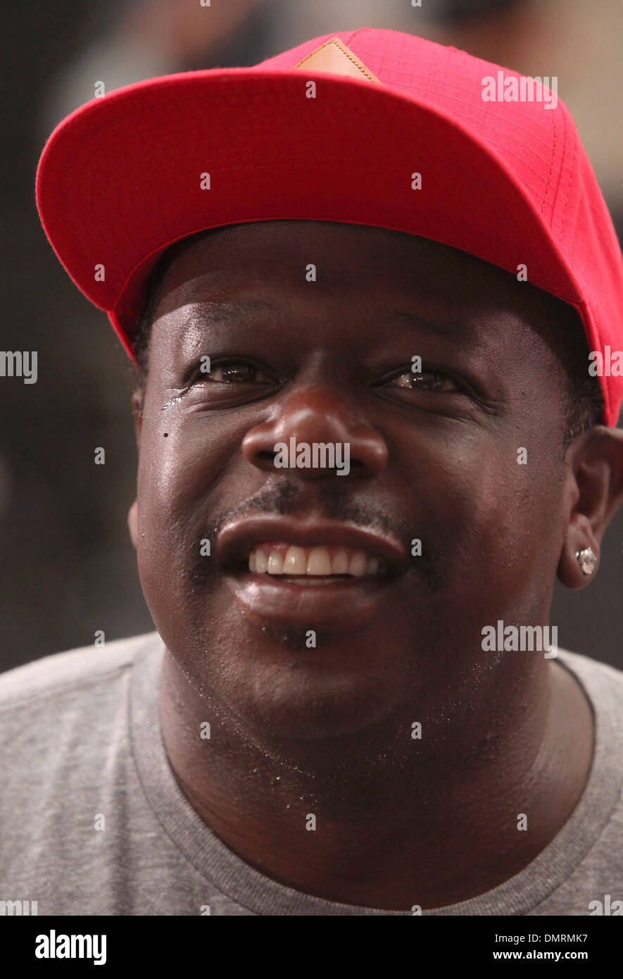 Cedric Entertainer aka Cedric Kyles Nicki Minaj performs live at